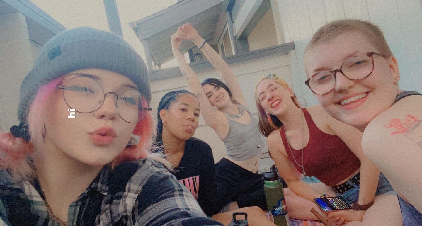 pasta, wine, burnt garlic bread, mini cakes, balcony chats, and high school musical!!!&lt;&lt;333