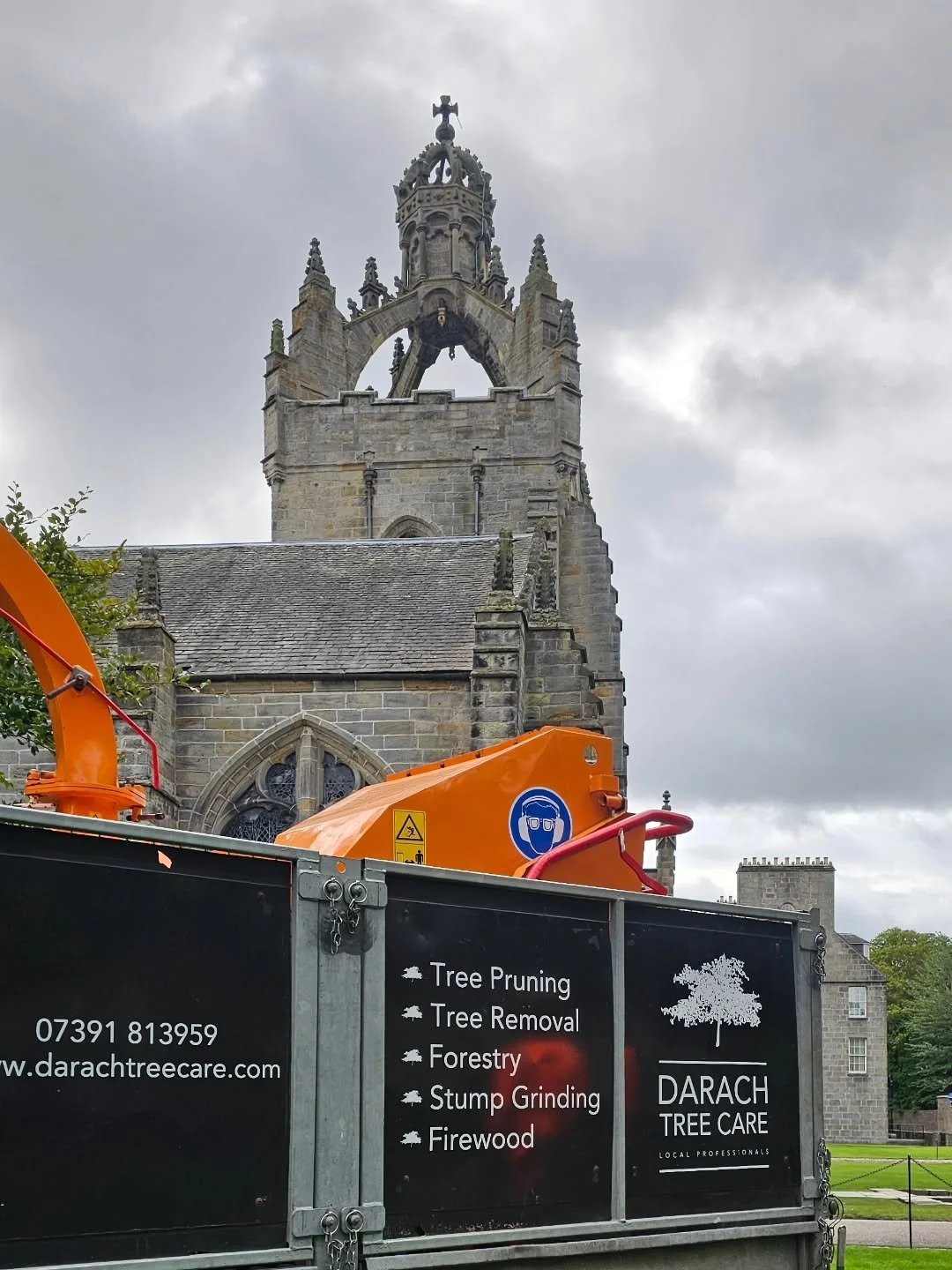 Work clearing up storm damage at the University of Aberdeen campus and Botanics began yesterday. It will likely run on for a further two weeks as a large percentage of the canopy has sadly been affected. 

We have prioritised areas with the highest l