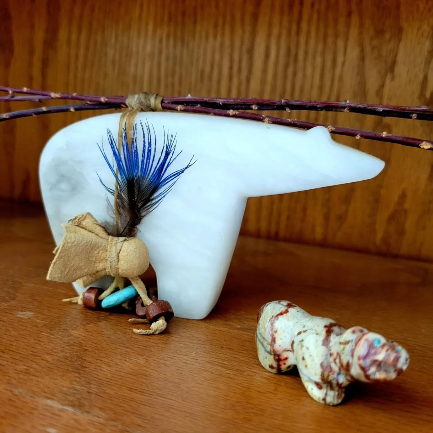 Bear Energy - represents immense strength, courage, and protection, serving as a guide for introspection, healing and leadership. It symbolizes the need for rest, rejuvenation and setting firm personal boundaries, often appearing when one needs to fi