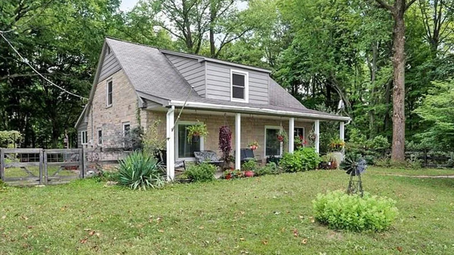 Scott+Home_Exterior_Before.jpg