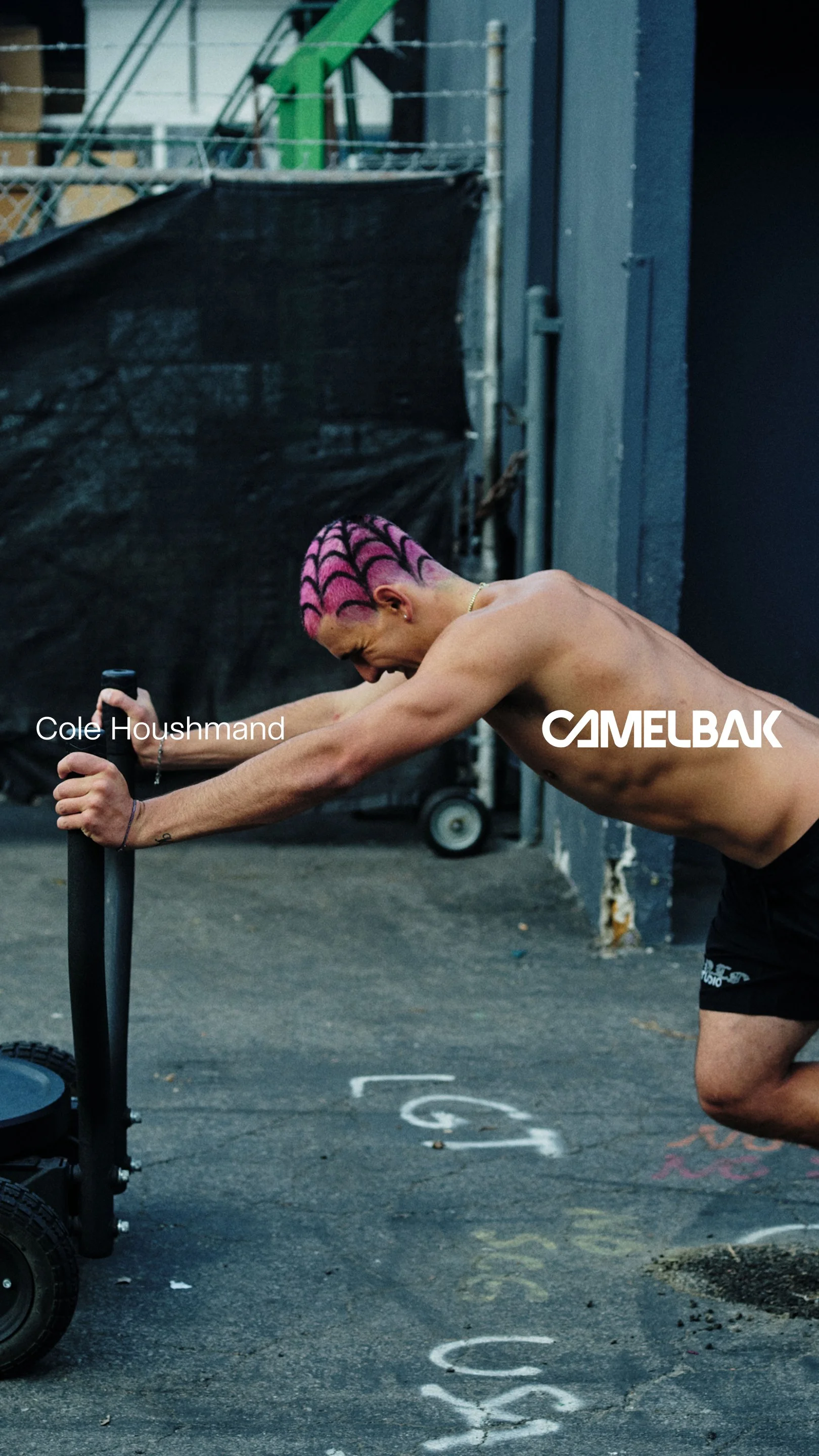 Camelbak_SP26_Gold_Organic-Social_Surf-Train-Launch_Story_001.jpg
