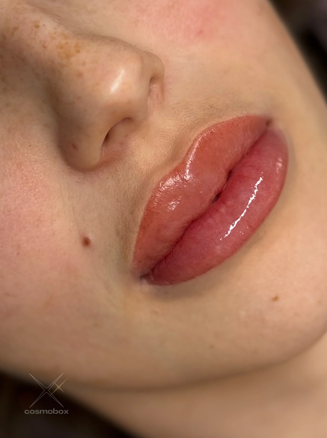 A beauty mark tattoo + fresh lip blushing