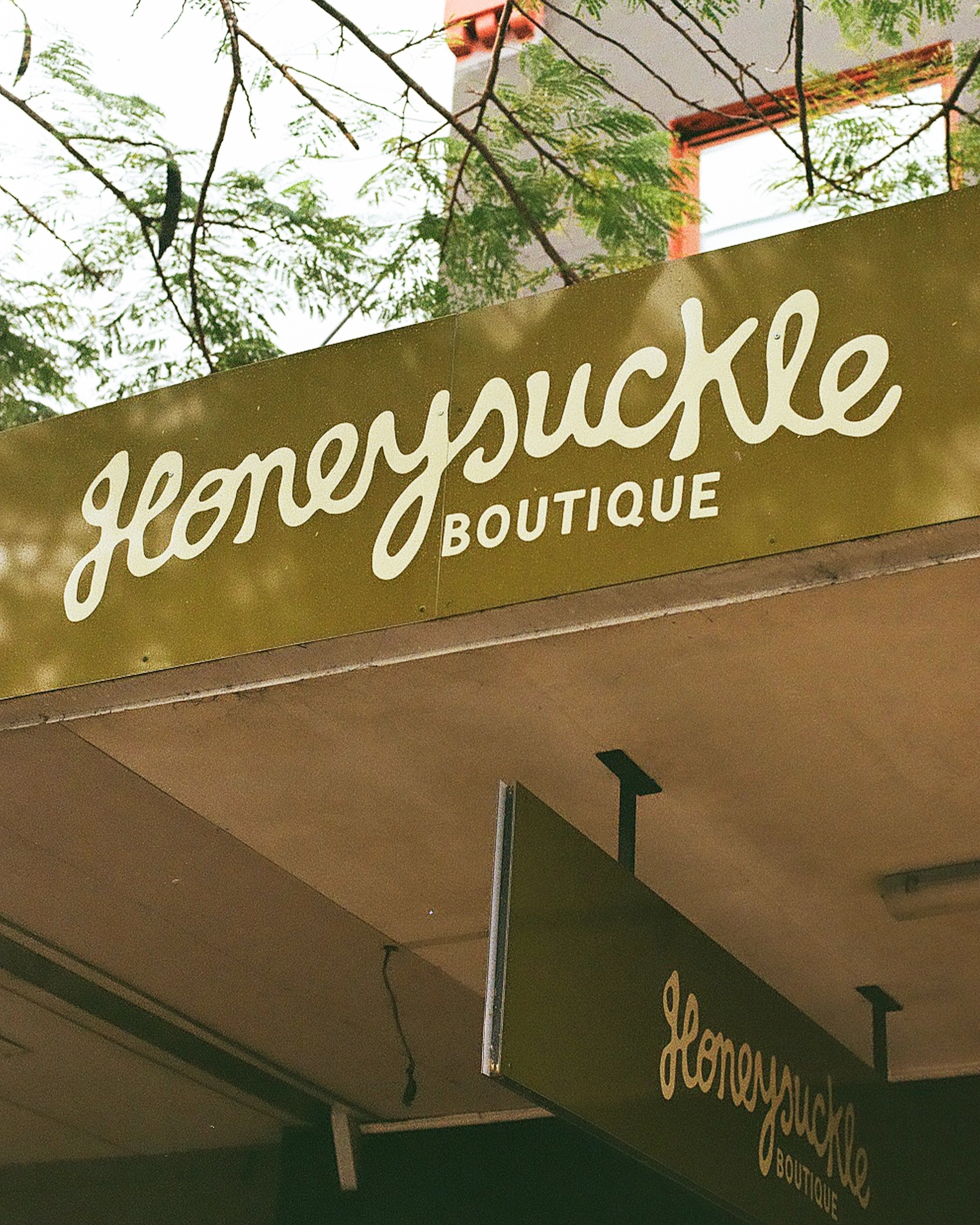 I finally paid a visit and got to meet the lovely Dory from @banksia.boutique_ and @honeysuckle.boutique_ in person! 

Such a beautiful space with so many Australian made goodies to pick from in each store.

Here's a few film snaps from my visit.