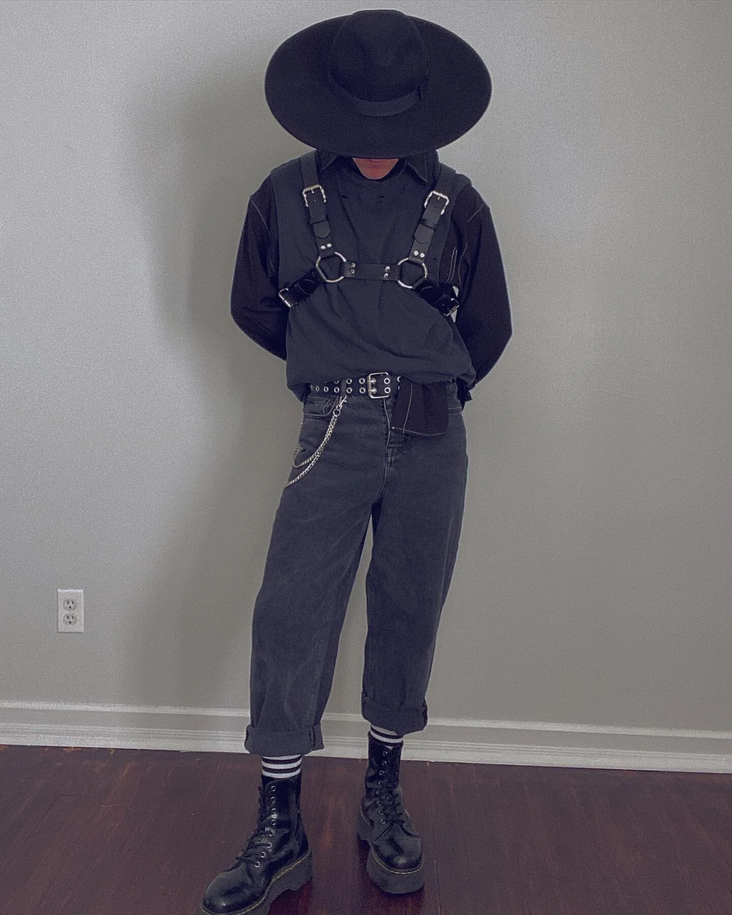 Vampire Mode: Initiated ⛓🖤🦇☠️⚔️
-
-
#mensfashion #OOTD #outfit #streetwear #chain #harness #drmartens #hat #vampire #black #fashion #menswearstyle #style