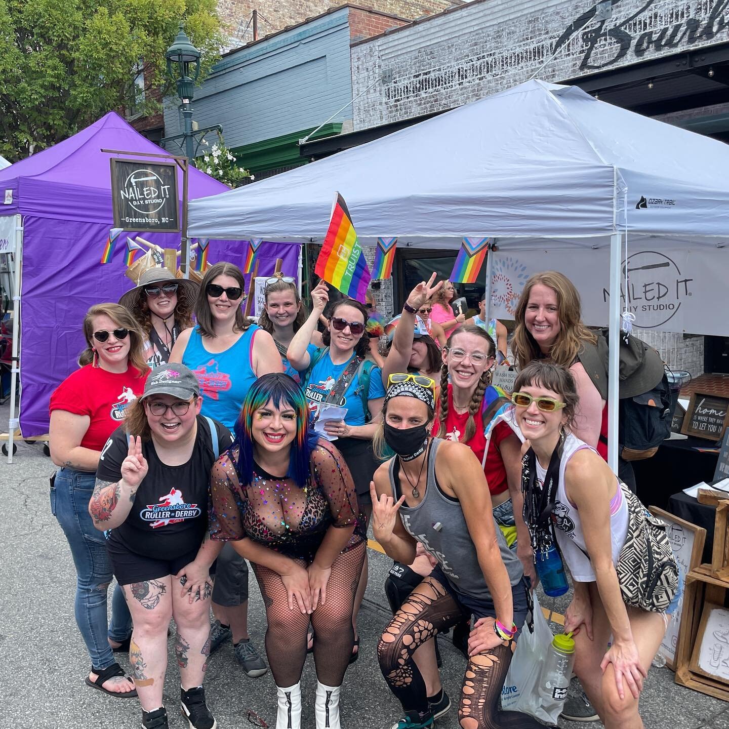 Happy pride! We had so much fun skating around downtown and enjoying the performances put on by the community, including one of our skaters @purplekrushproductions 🌈✨