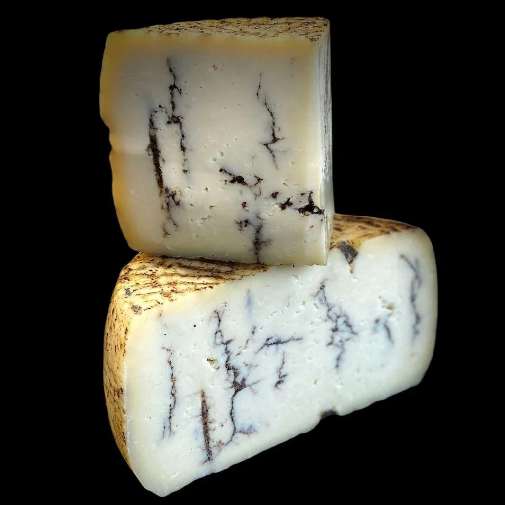 moliterno-aux-truffes-fromagerie-du-chateau-1.webp