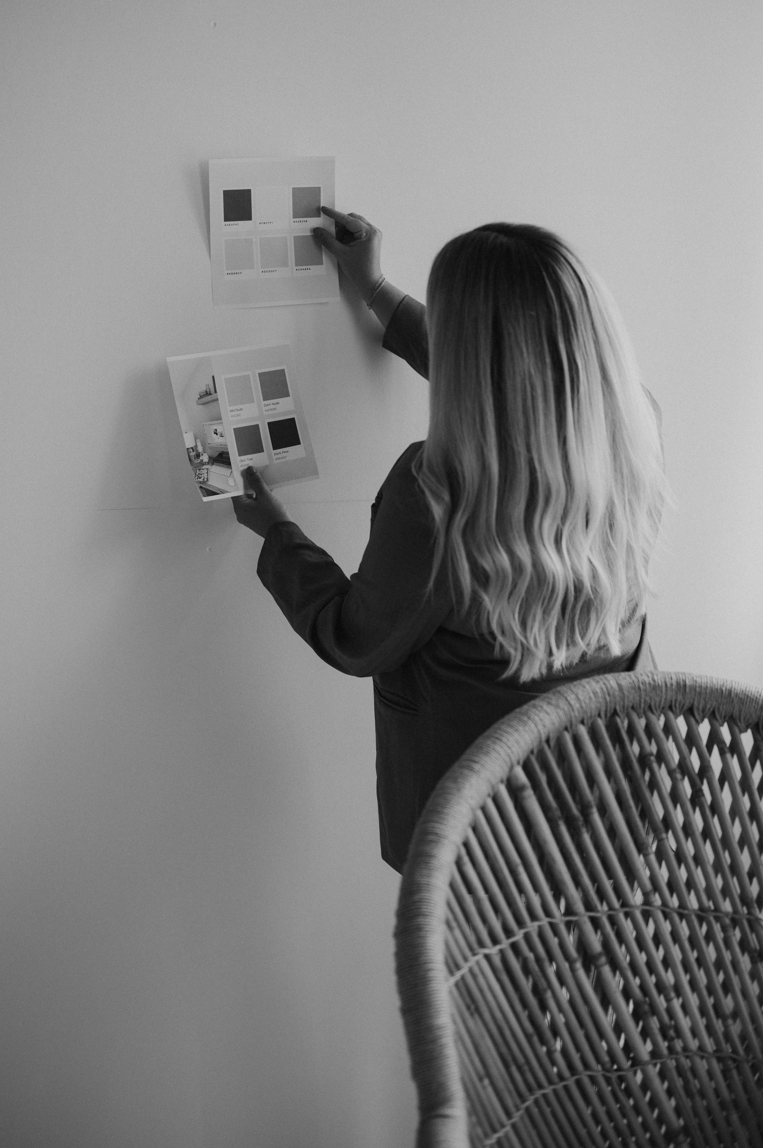 Sophie from Simply Sophie Designs, female squarespace designer and brand specialist