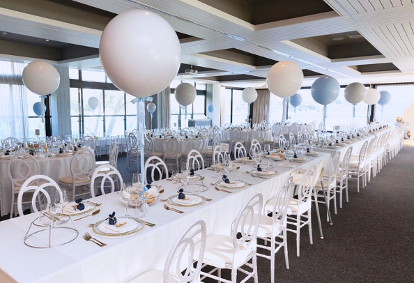 Giant 60cm latex balloon - white table toppers.png