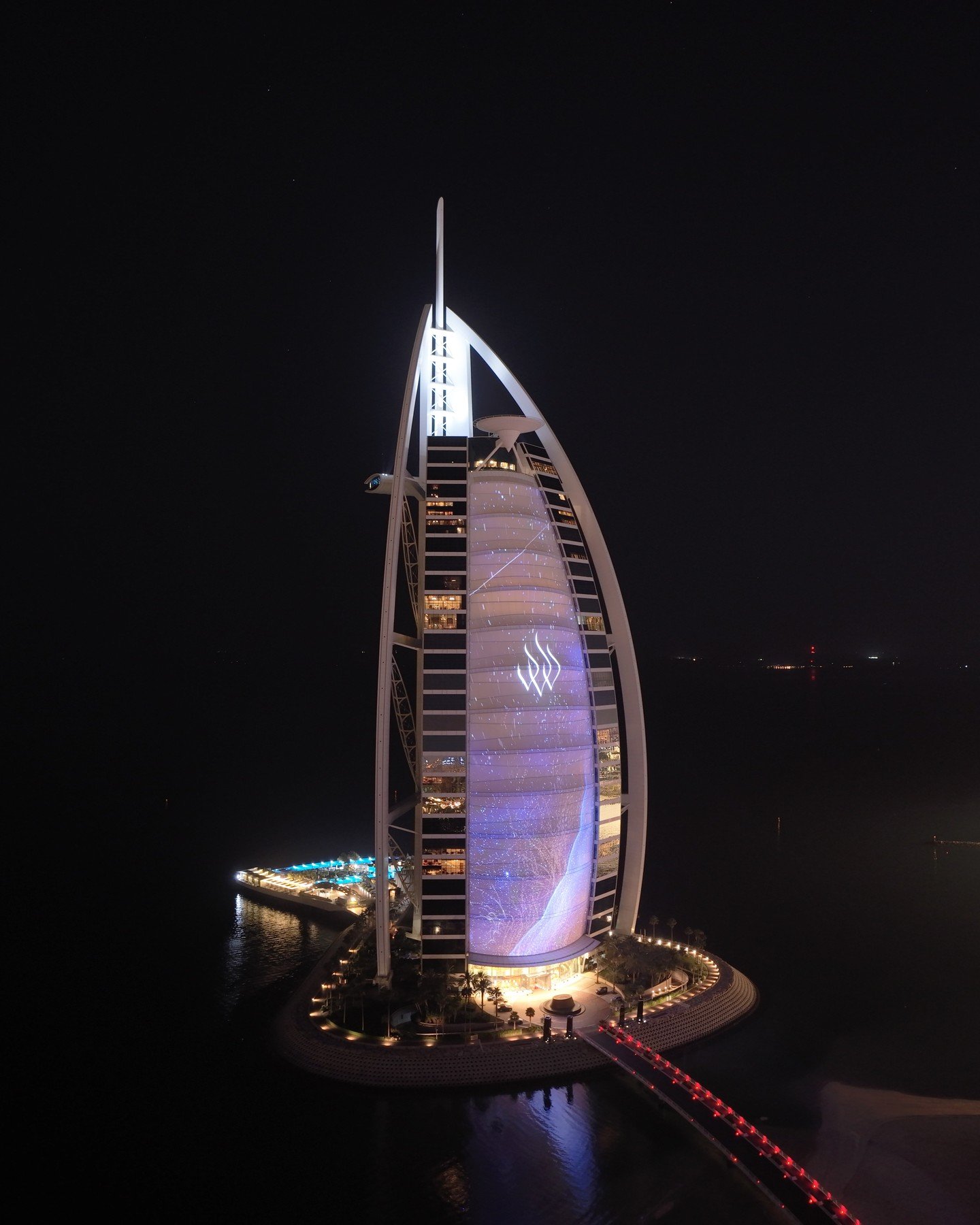 Celebrating a culture of hospitality, Jumeirah&rsquo;s story continues with a new chapter, crafted to welcome you with warmth, generosity, and joy. 

@burjalarab An icon of elegance, the essence of Jumeirah.

#BurjAlArab #Jumeirah