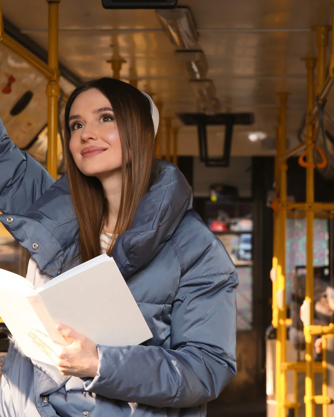 Transform every ride into an adventure with audiobooks! Imagine being whisked away to different worlds every time you hit the road. What tale will accompany you today? Let us know in the comments! 

#loveaudiobooks #audiobooks #booklovers #readerscom