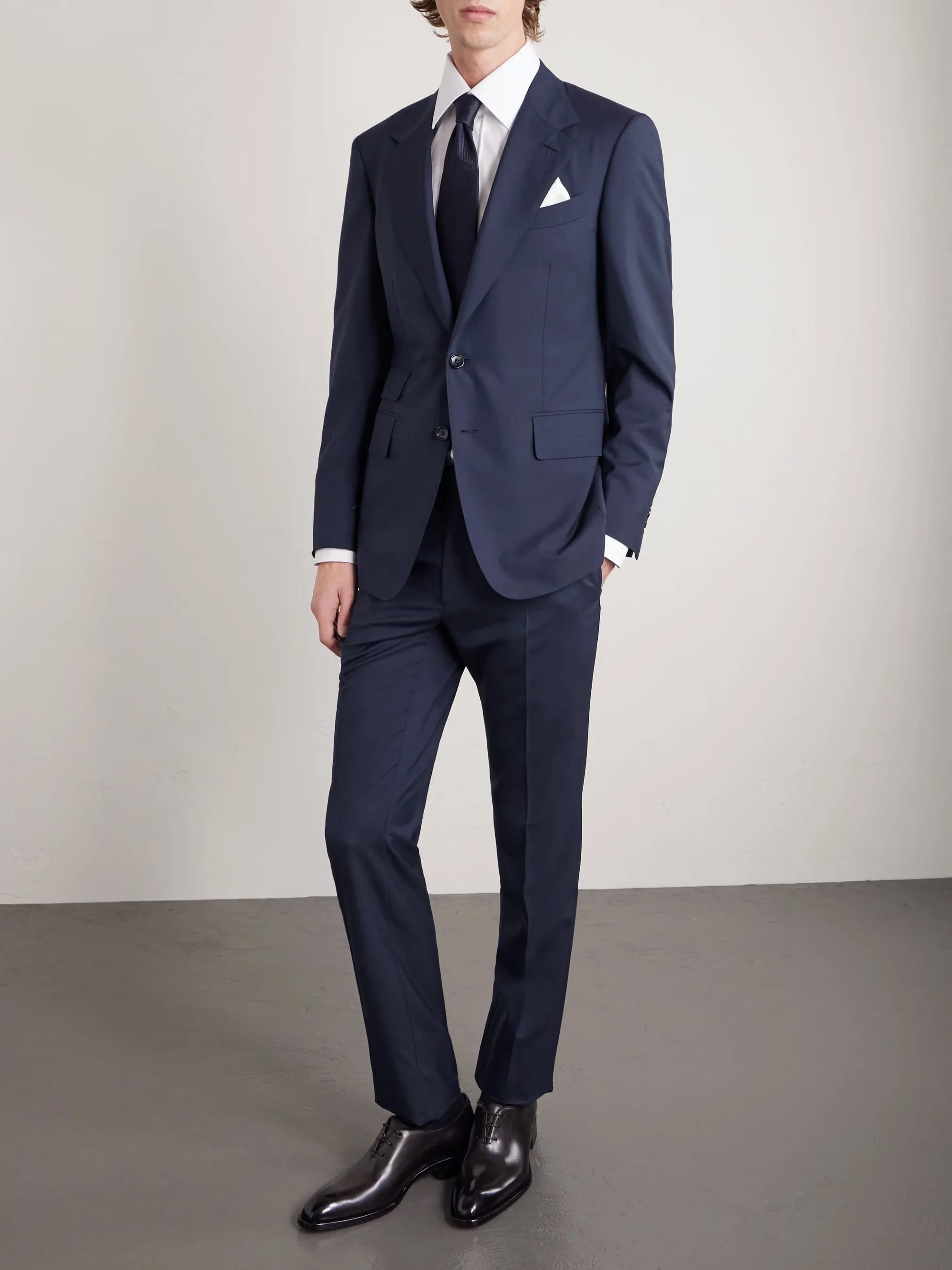 The Ultimate Guide to Suit Style