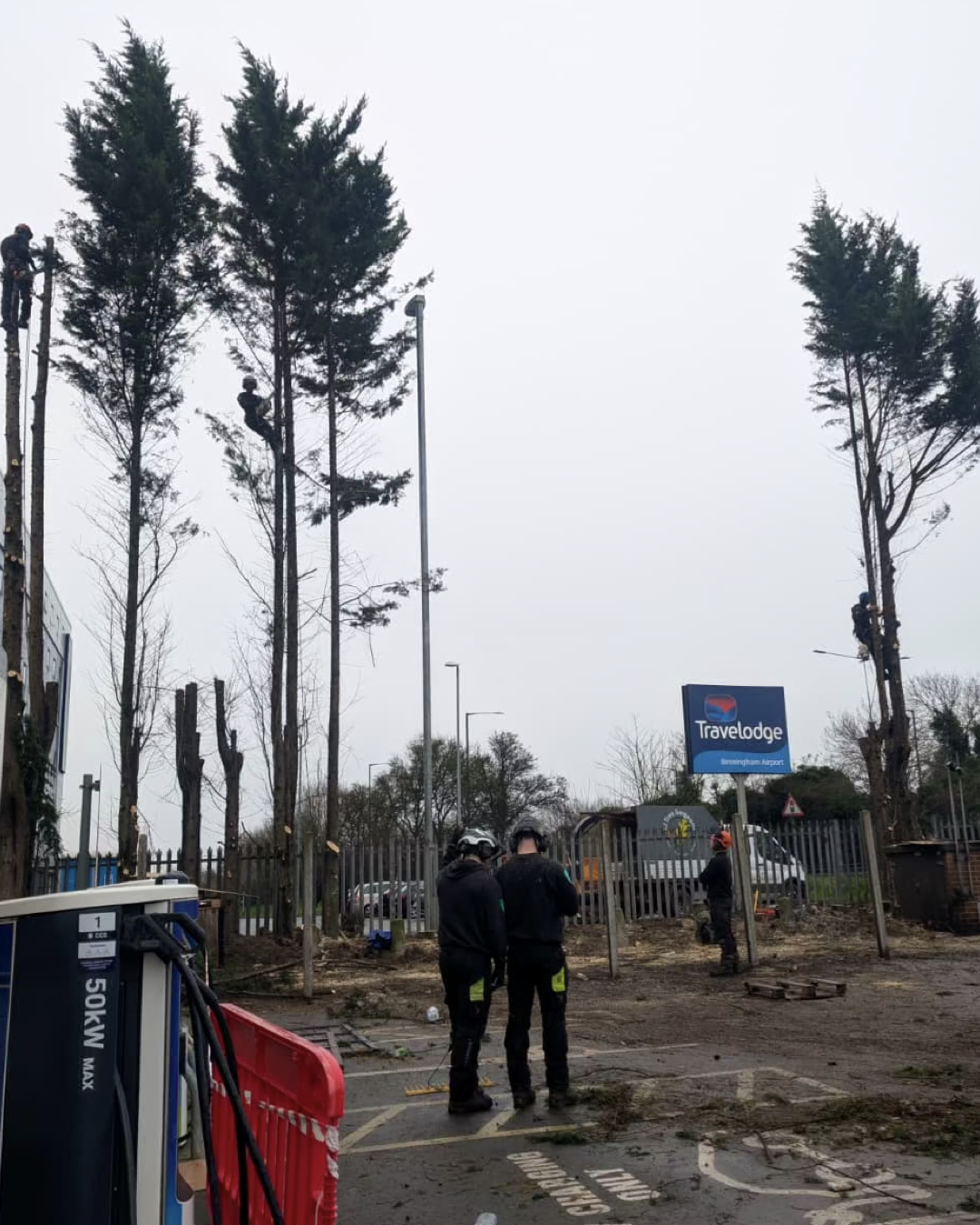 Holiday Inn Gallery.012.png