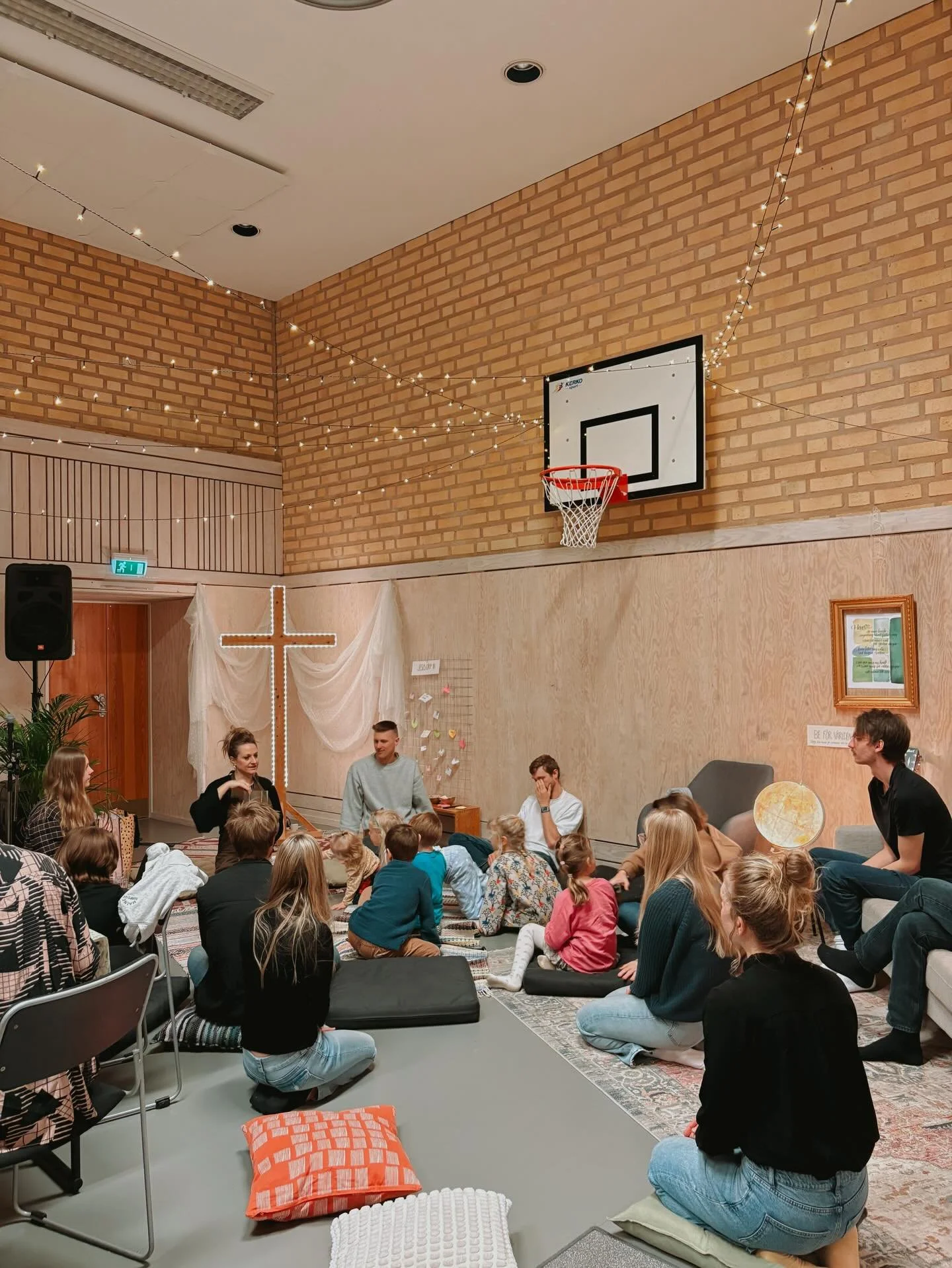 B&Ouml;NEDAGAR 
&mdash;Dagar av tillbedjan, samlingar och gemenskap &mdash;
&rdquo;Alla &auml;r vi b&ouml;nem&auml;nniskor f&ouml;r att b&ouml;n &auml;r kommunikation och relation med Gud. DU passar in i b&ouml;n och det finns ett personligt s&auml;t