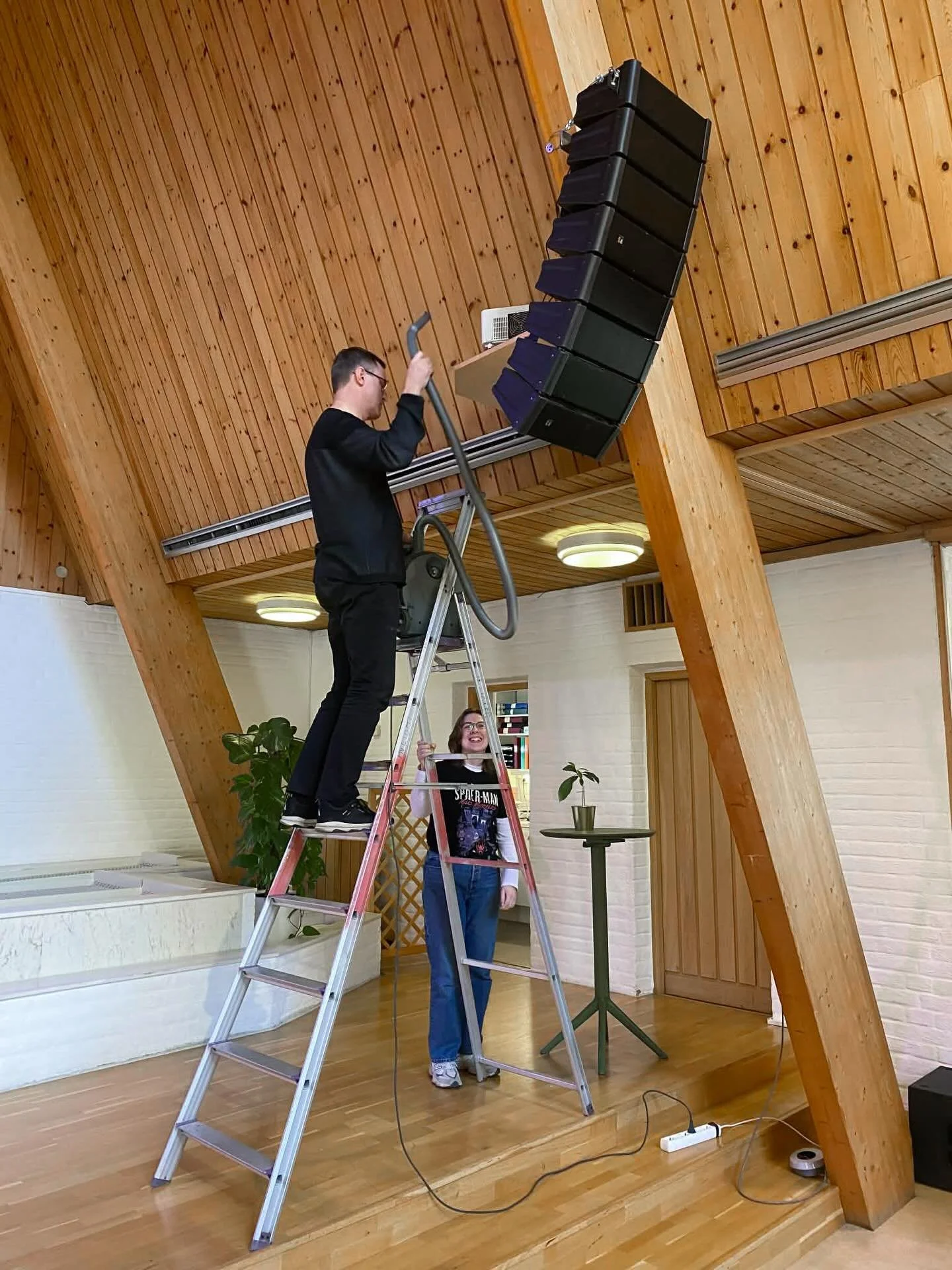 HEJ fr&aring;n s&ouml;ndagsgudstj&auml;nsten👋🏻 V&auml;lkommen varje s&ouml;ndag kl 10.30 i korskyrkan!