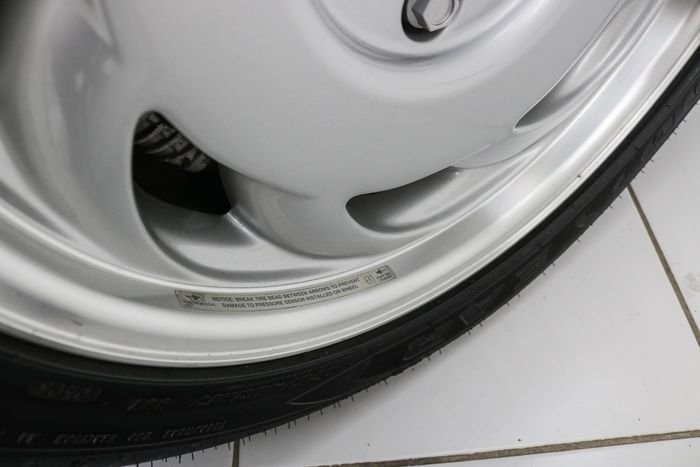 f8b2a02f-dd78-45ae-a4a4-a3ba839e2fc9.jpg