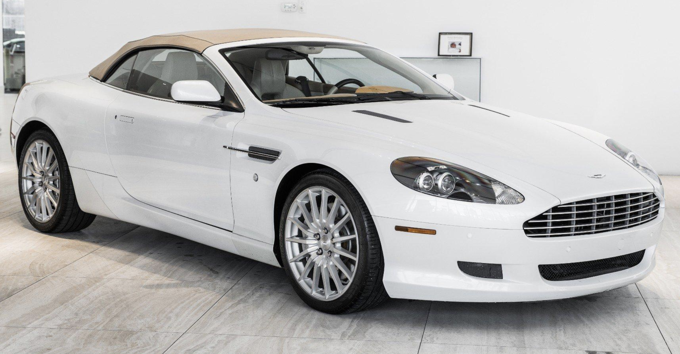 Aston Martin DB9 Volante