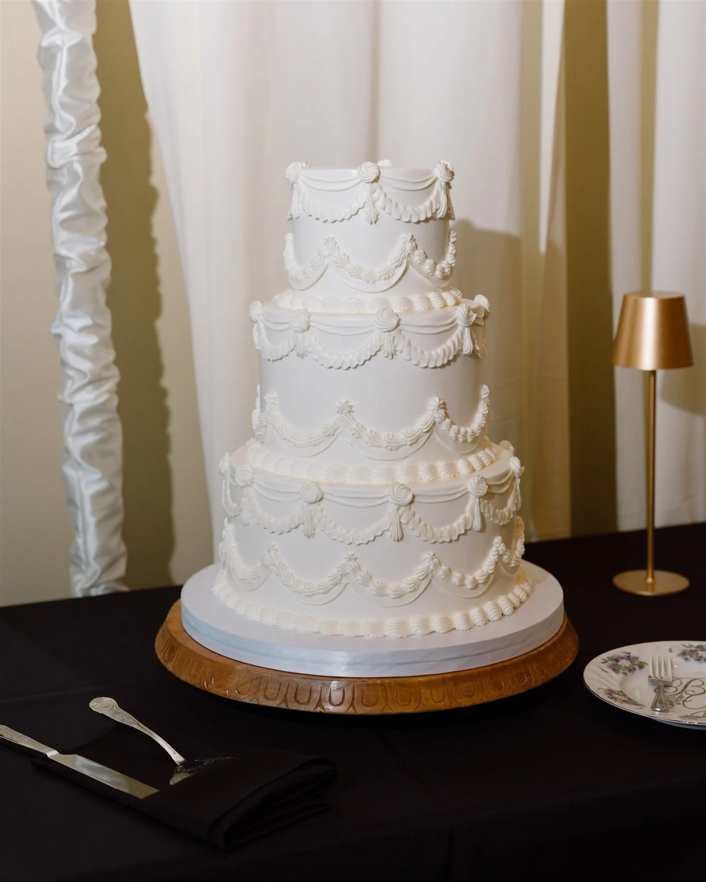 Okay, listen, did I come to photograph your wedding just for cake? Yes. But did I also do it because I like you a lot, you paid me, and you have cake? Also yes. 

I just really like cake. So, here&rsquo;s a little appreciation post just for cake 🍰 #