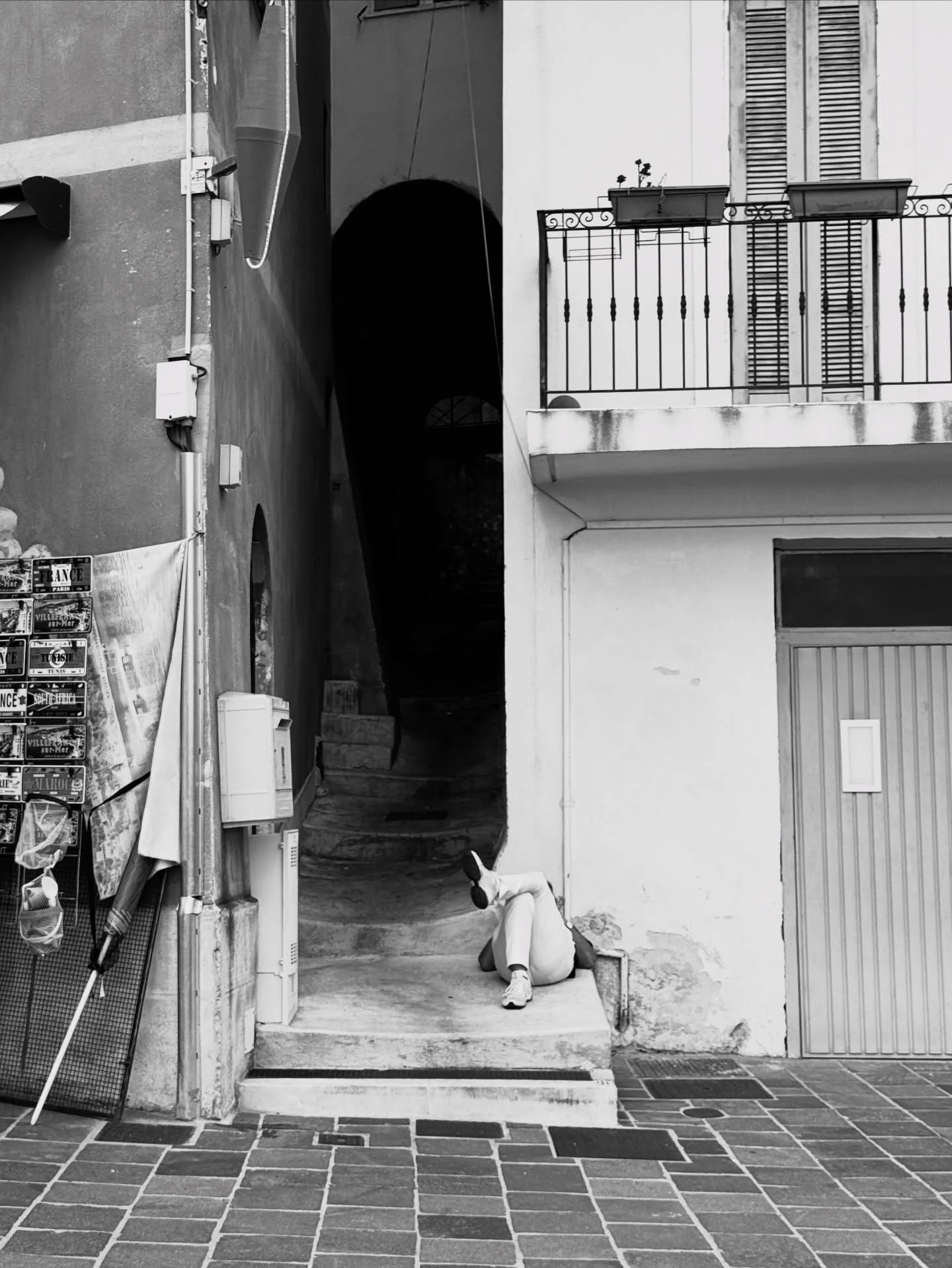 lunchtime rest - but make it French! 

Travel | travel photography