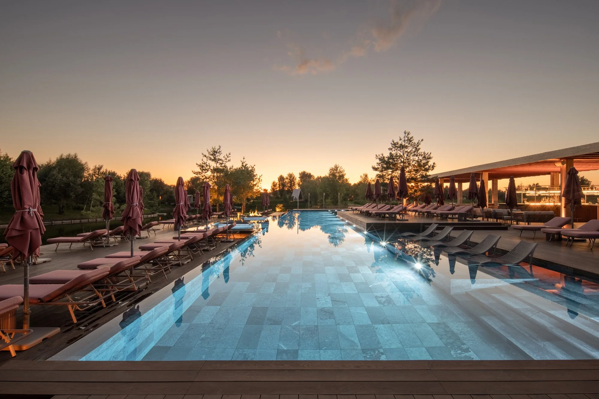 Seven Lakes / Pool