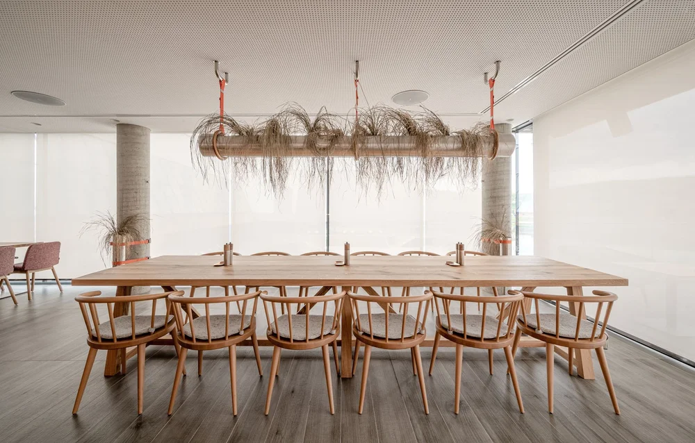 EMILY RESORT / Chilli Sport Bar — ᐈ yod.group