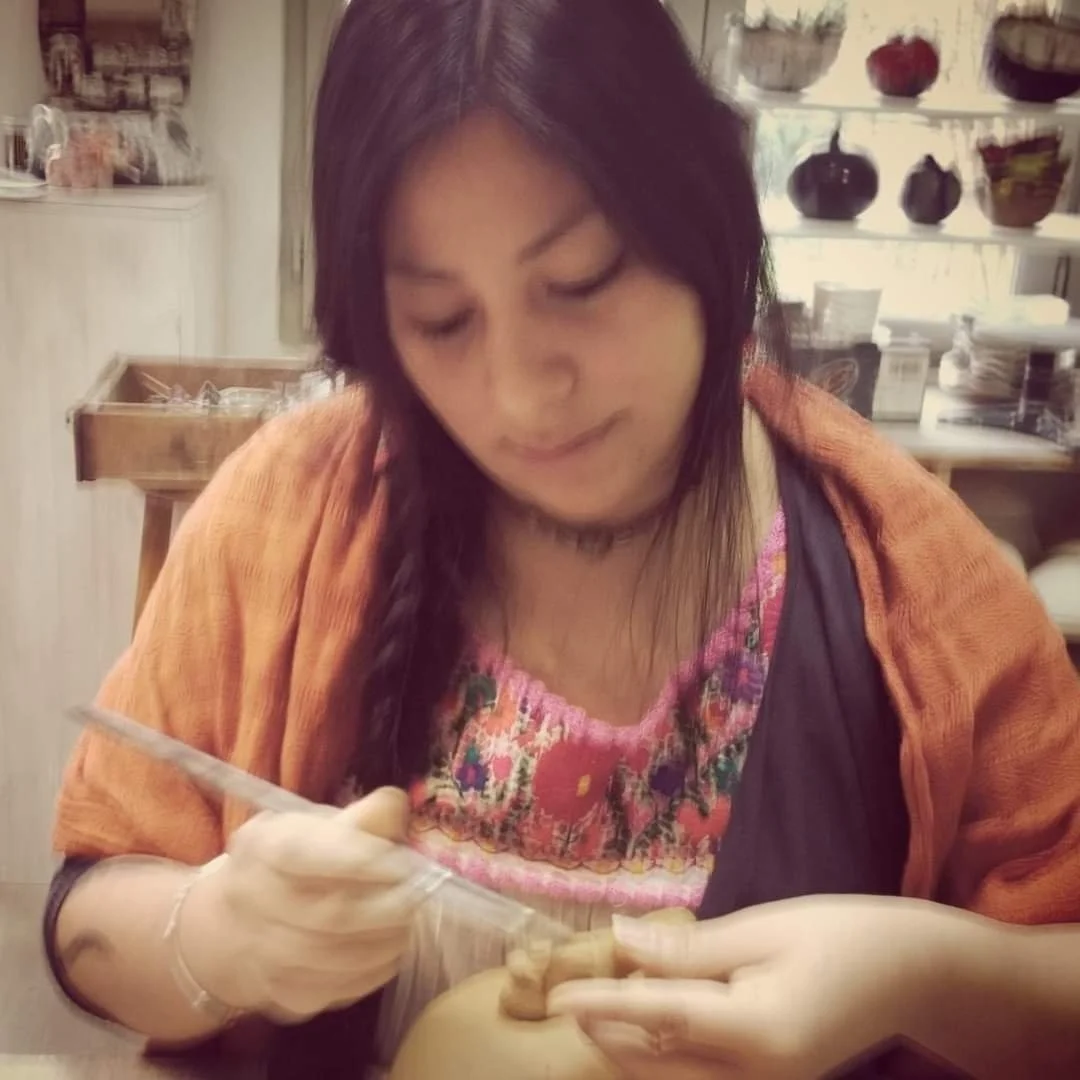 boutique artisanat, bijoux et art intuitifs, inspirés de l'art du Mexique principalement mais également de l'amérique du sud et du nord.