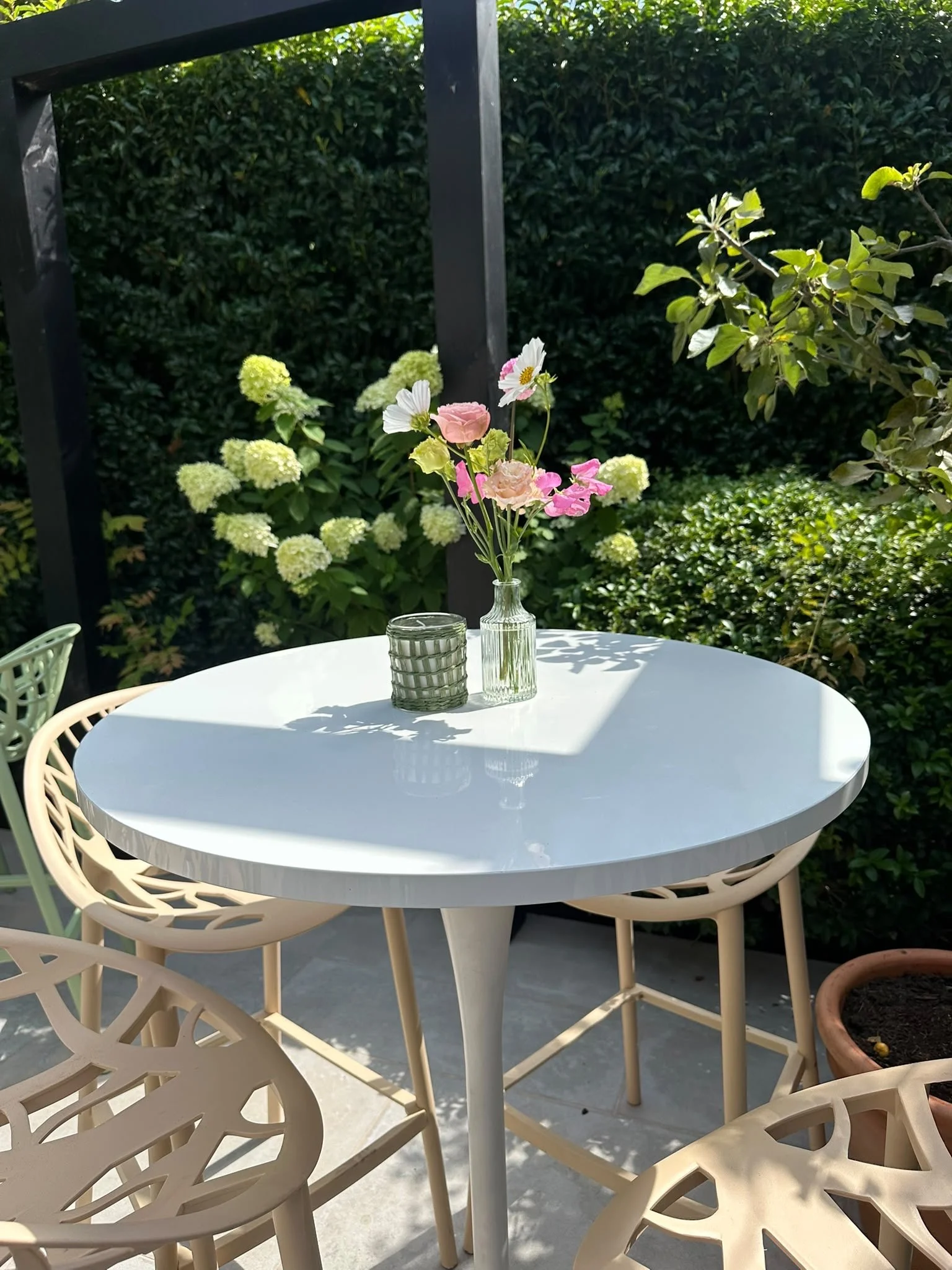 Appassionata Flowers - Bud Vase - Pod Table.jpg