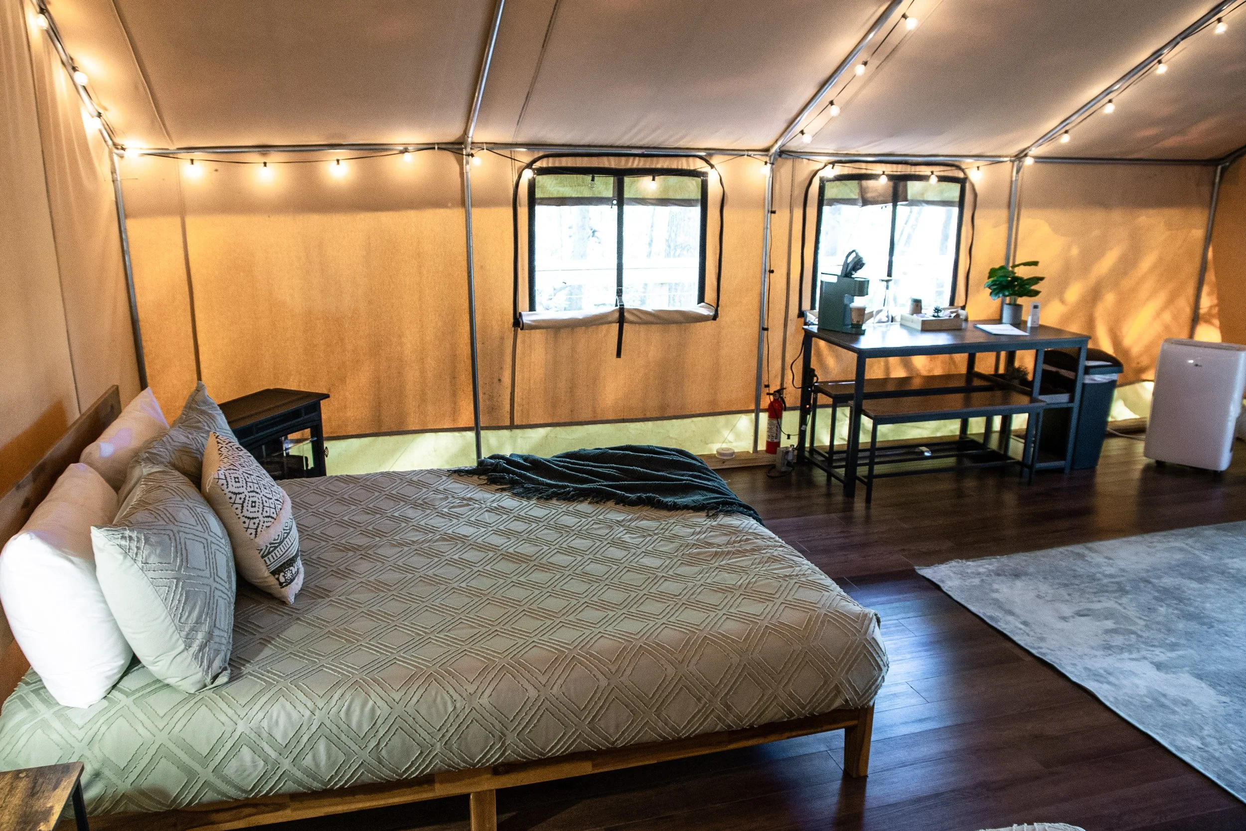 DL_Tent6_034.jpg