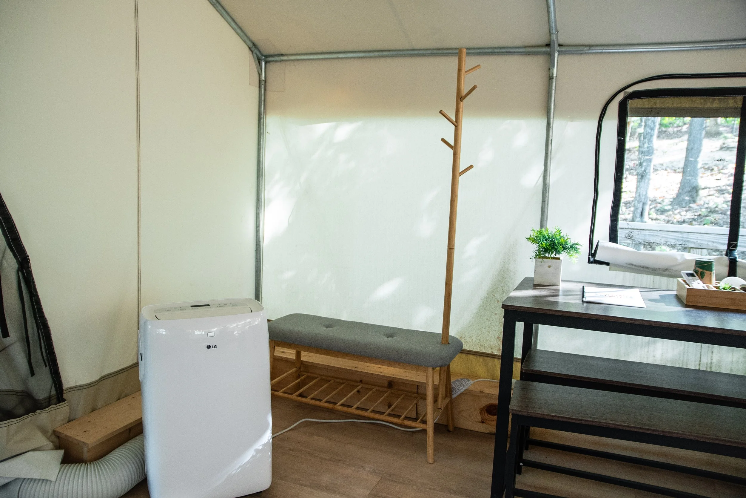 DL_Tent4_033.jpg