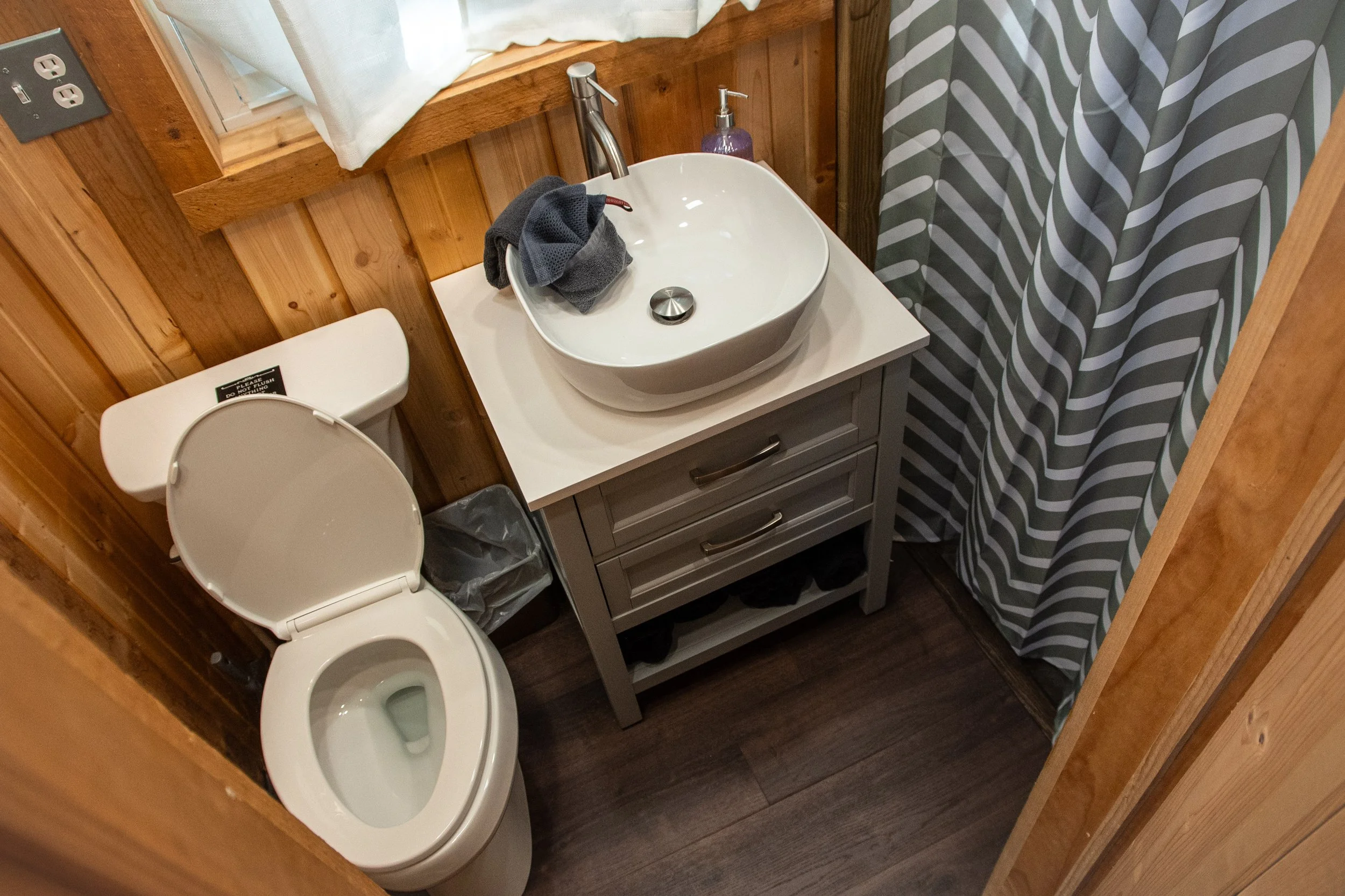 DL_Cabin_048.jpg