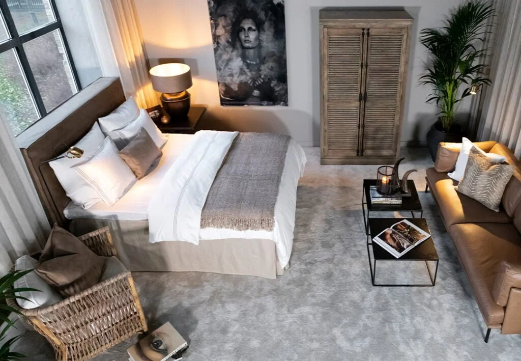 Kafe, restaurant og hotell inspirasjon til interiør av Lise S Studio. Hotellrom med beige og bronze toner.