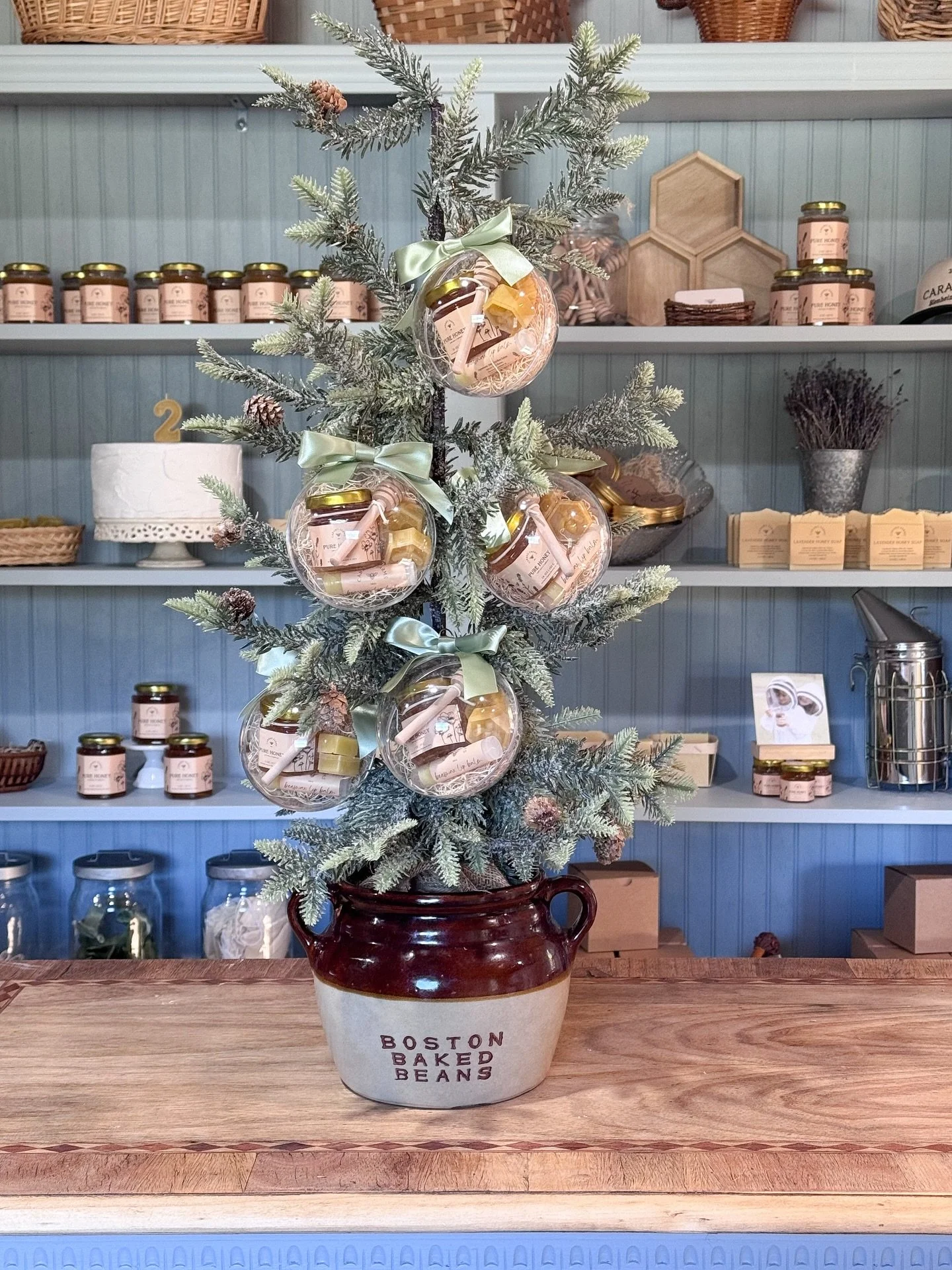 🔔 November Shop Updates 🔔

We are officially sold out of honey for the year!
Thank you all for another incredible honey season - your support means the world to our little farm.

🎅🏼 Holiday Updates 

Our Christmas ornaments are now available!
We&