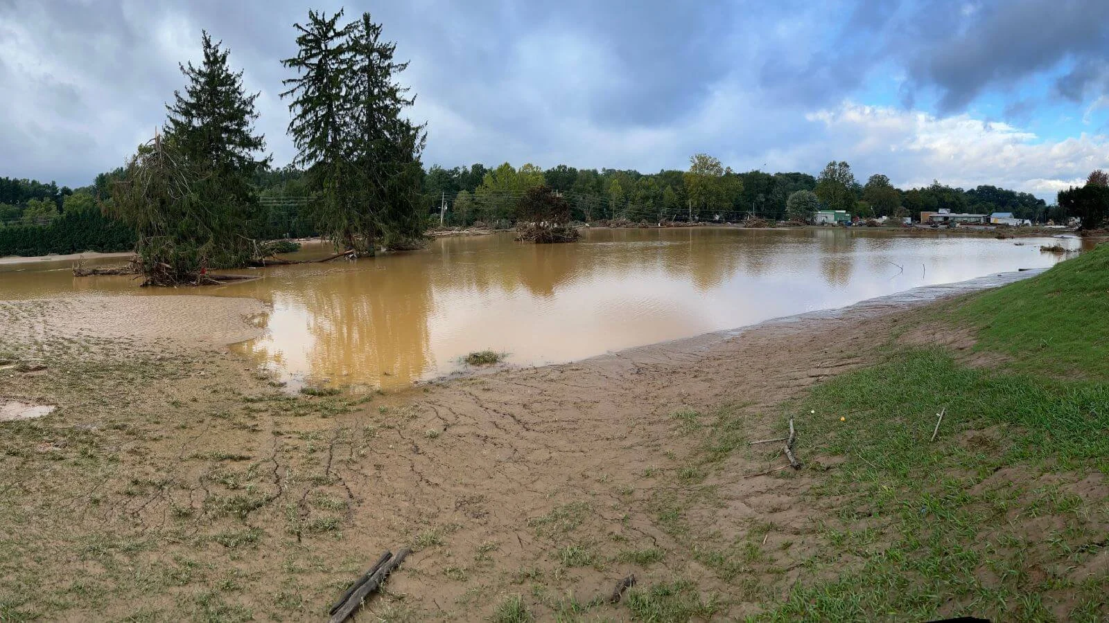 photo of hurrican helene flooding at muni golf course