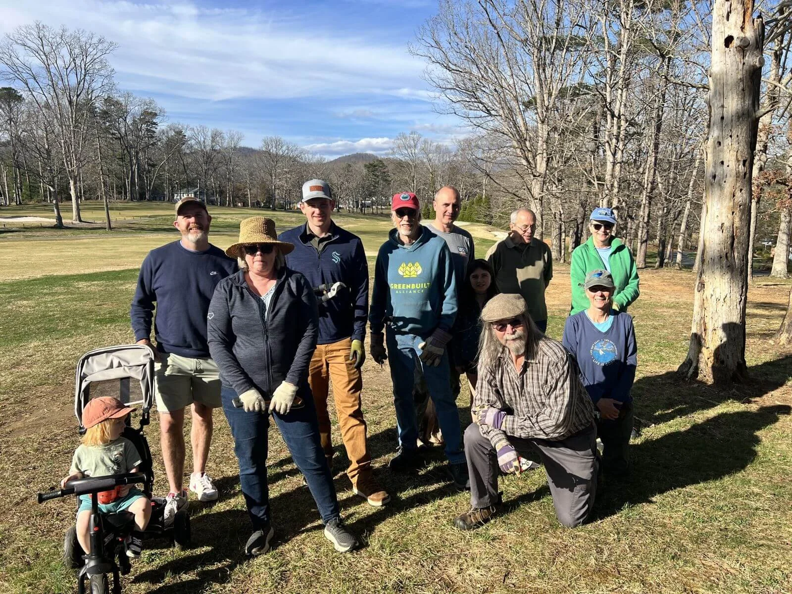 photo of volunteer group at asheville muni golf course