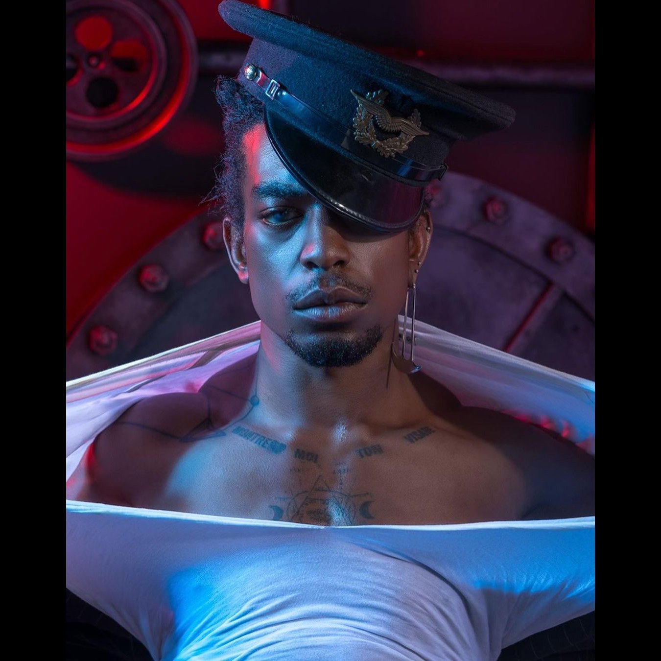 TOM OF FINLAND - LIFEDRAWING SESH Starring JONZU