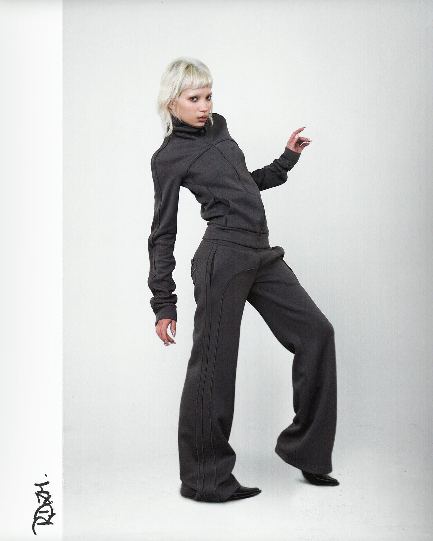 &ldquo;APHELION COLLECTION&rdquo; Printed and Scanned on @luvuyet222

Shop all 6 looks and more on ruedelamare.ca

Captured by @madebypanth