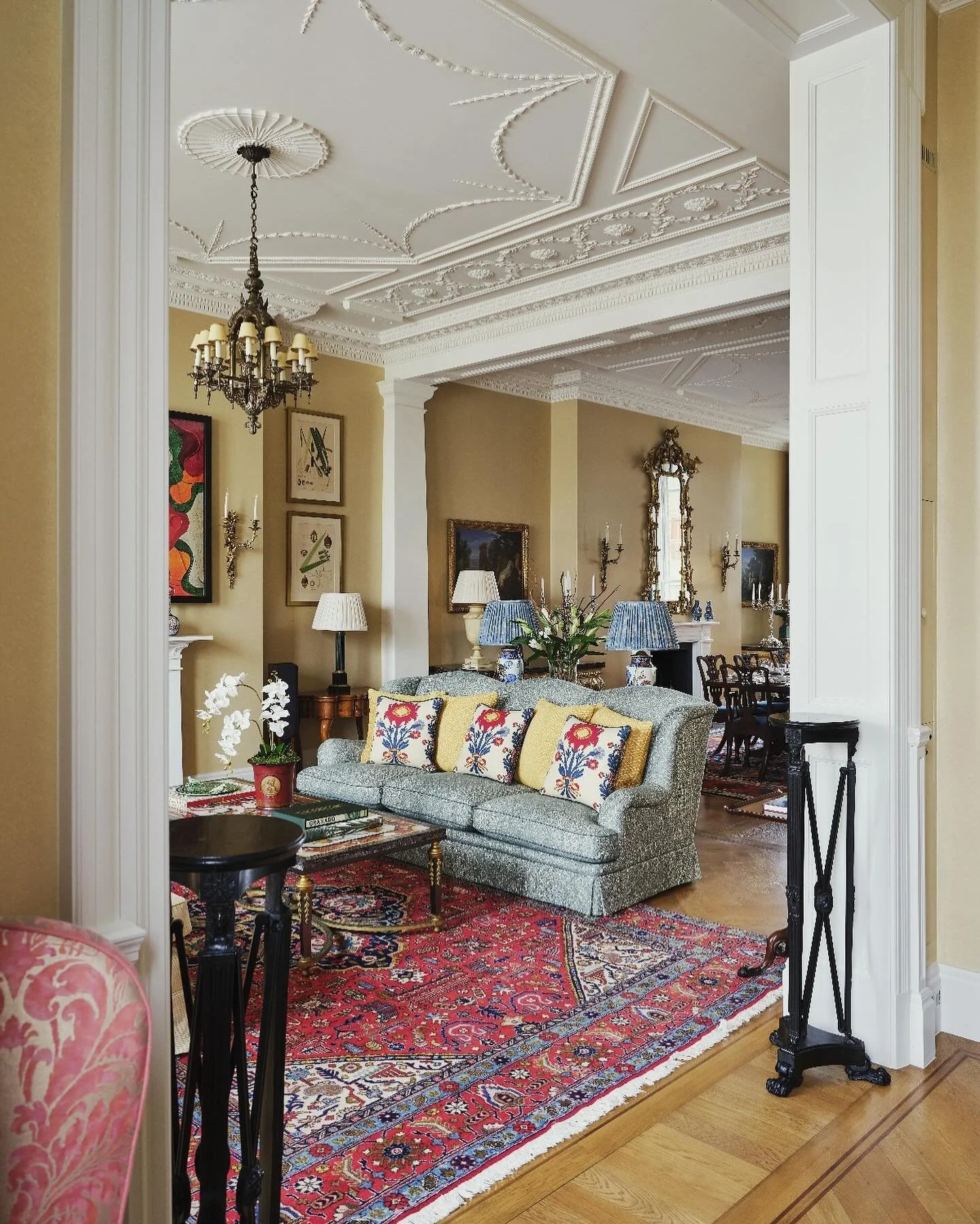 A drawing room in a Grade II listed apartment in Chelsea designed by Richard Norman Shaw 

Interiors @mcwhirtermorris 
Antiques @anthonyoutred 
Build @baileyandjones 
Photography @dean.hearne
