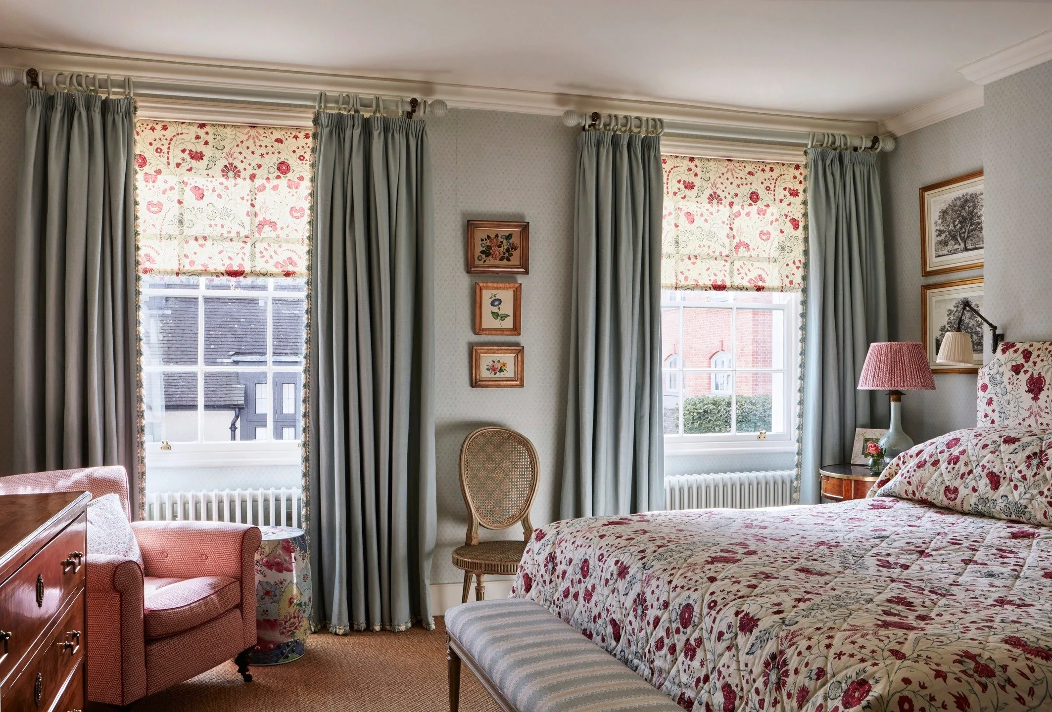 Delighted to be featured in The English Home. See link in bio 

Blinds, headboard and bedspread in @soanebritain 
Curtains in @claremontfurnishing 
Photo @peterdixonphoto