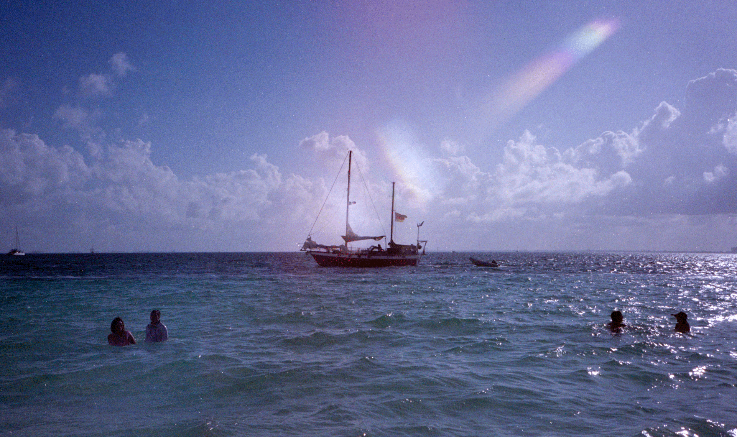 15-2022-IslaMujeres-Natalie_Mjuii-Portra400_0063-0087_RT2-LR-GIF6.gif