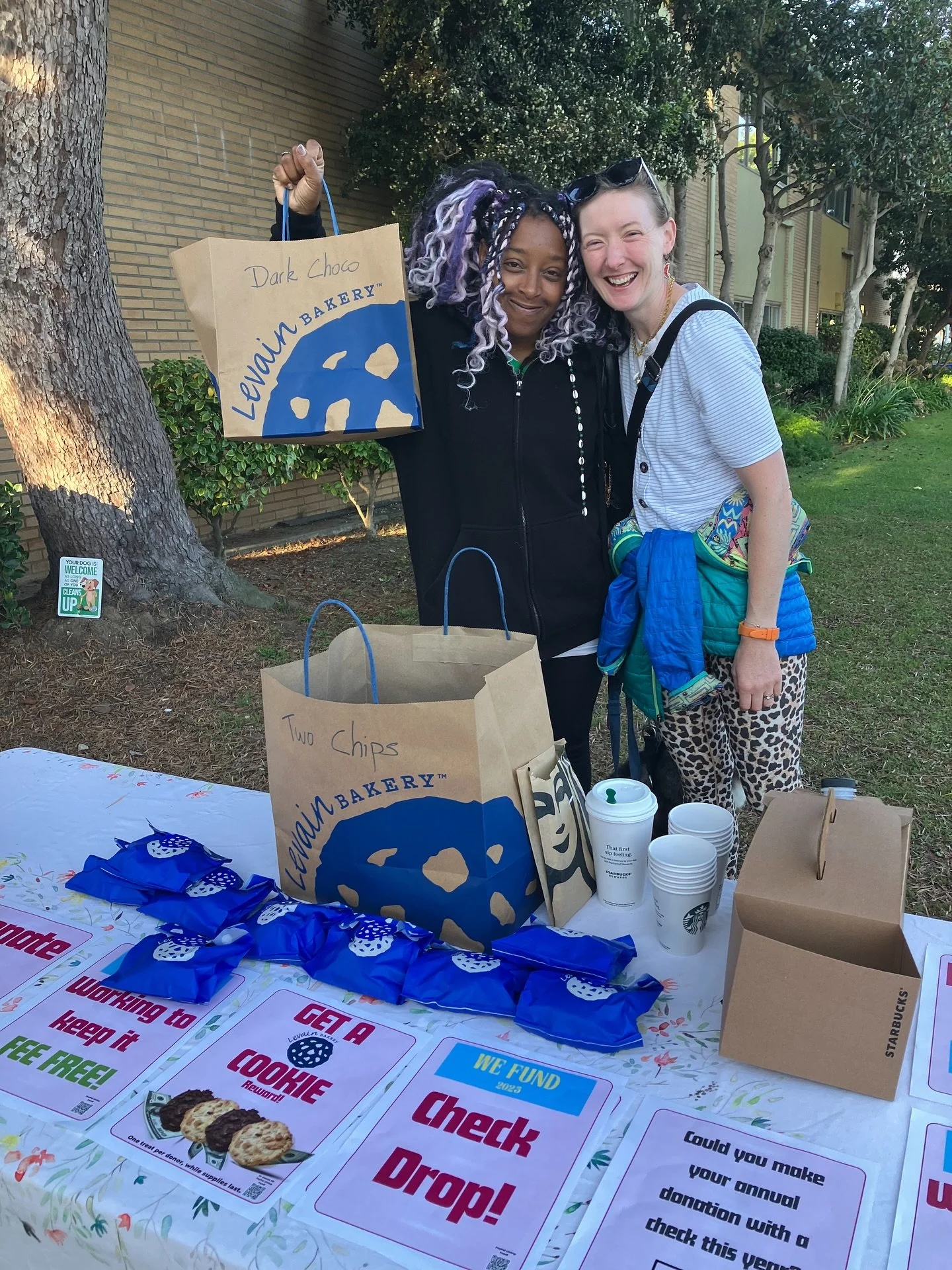 Thank you to everyone who dropped off check donations to supported Westminster today! 💙 Big thanks to @levainbakery for the sweet treats 🍪 and @cheftracykontos for the coffee boost ☕️ &mdash; we couldn&rsquo;t do it without this community!

✨ Remem