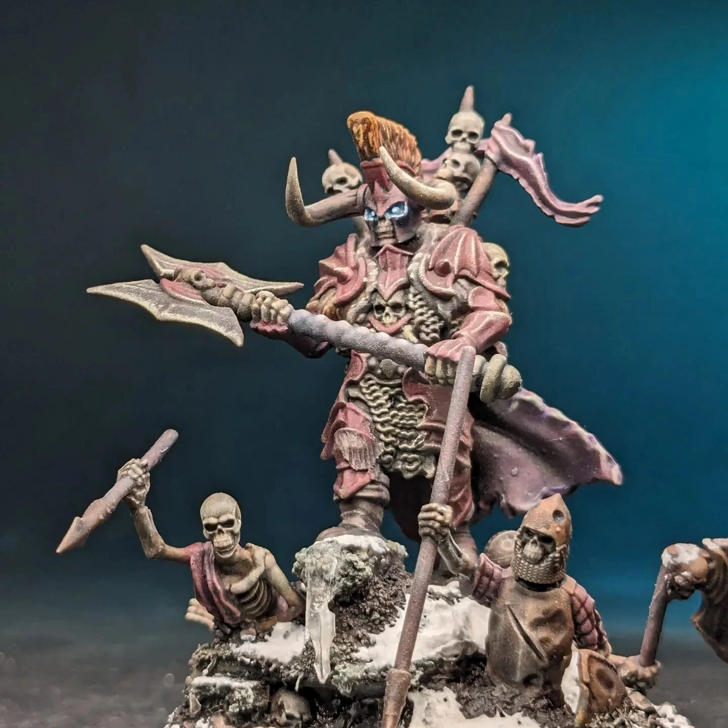 COLD SNAP ποΈ Check out what I made for #stoneheart24 ! Now I have an epic Undead Champion for my various plots! 
Once again, a BANG UP sculpt job from @michal_sabertooth for sculpting the Undead Guardian (available now on @myminifactory Tribes and