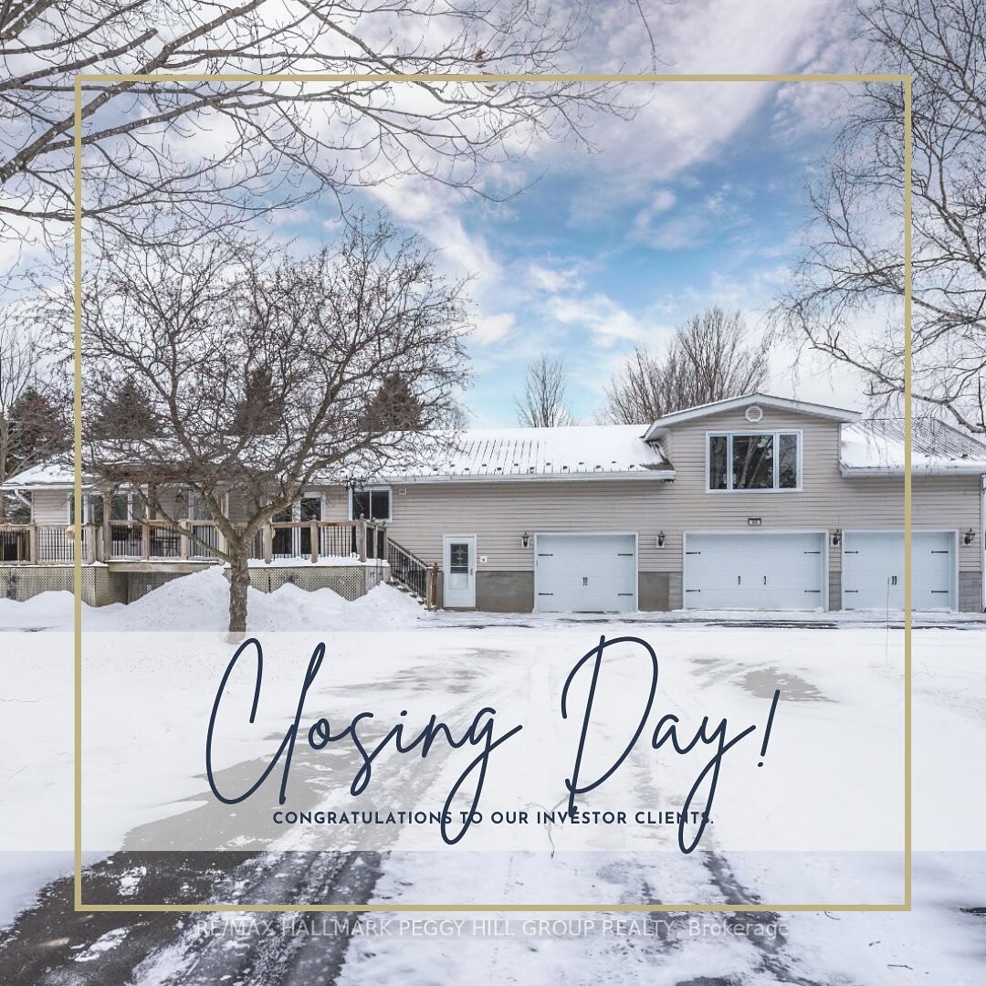 Big congrats to our wonderful clients on snagging their dream home up north! 🏡 Leaving the city lights behind for serene landscapes and cozy vibes. 🥂🍾🔑

Being big fans of their cottage life, they decided to sell their home in the city to be full-