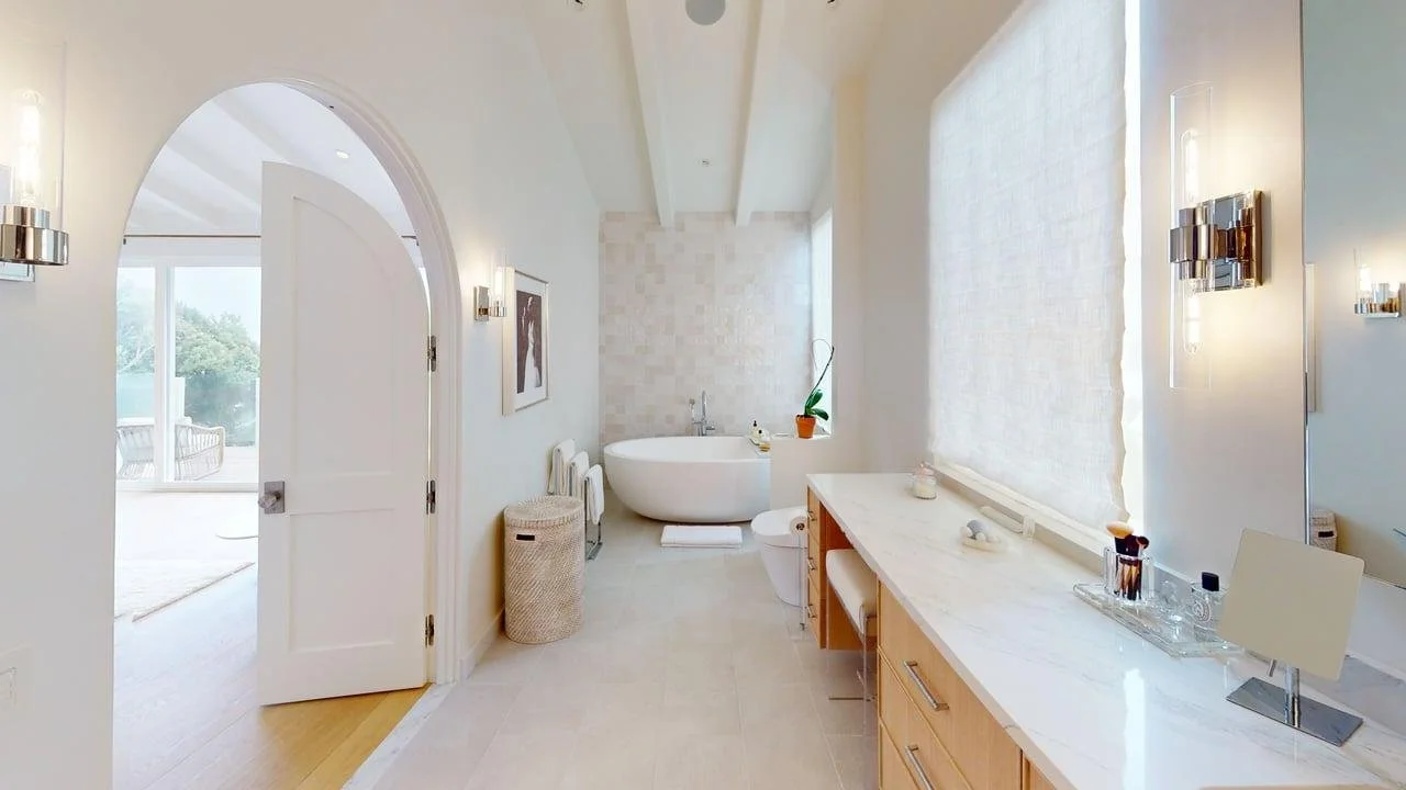 Merge-31324-Broad-Beach-Rd-Bathroom.jpg