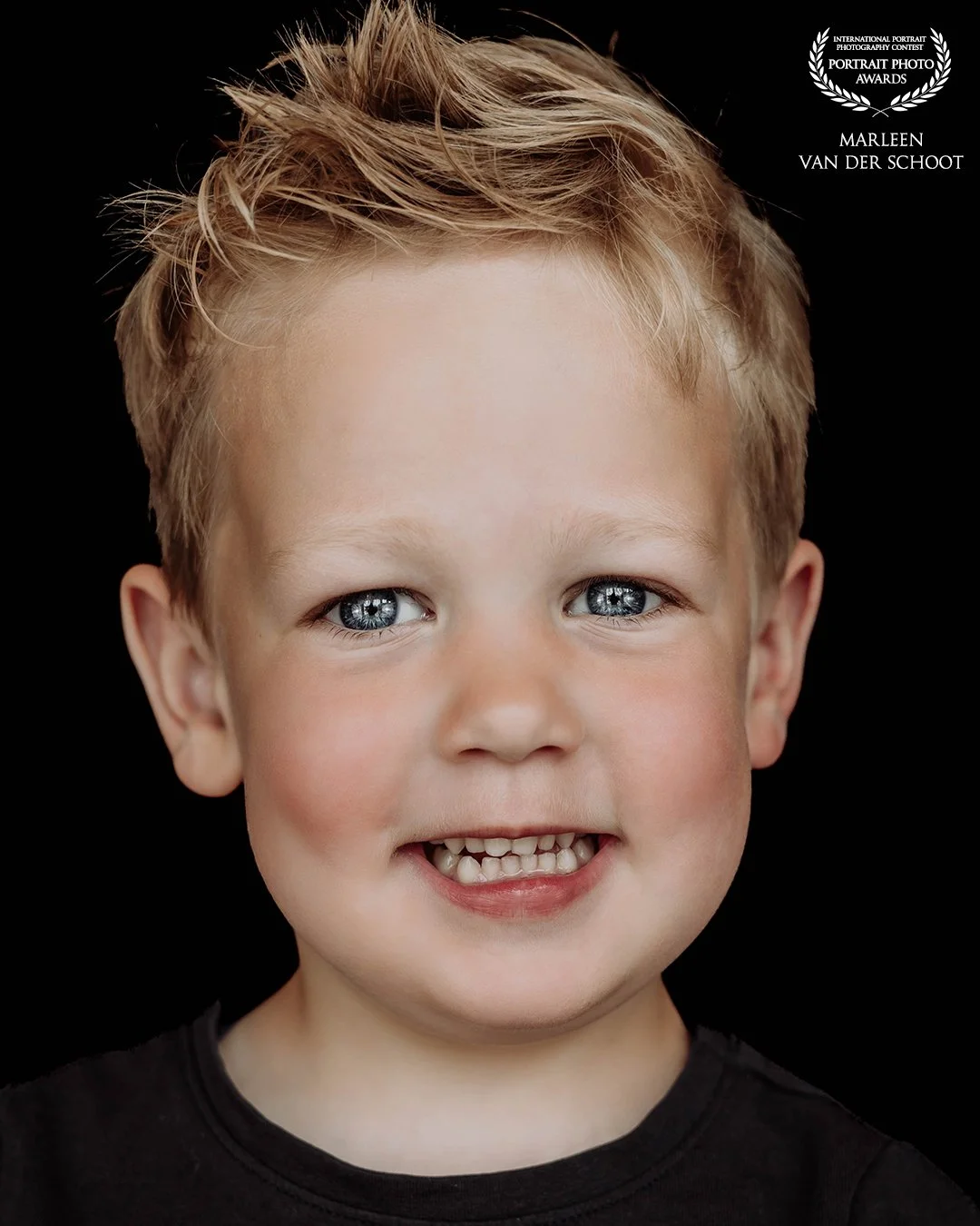 custom_logo_MARLEEN_VAN_DER_SCHOOT-netherlands-fnEBWH-121collection-portraitphotoawards.jpg