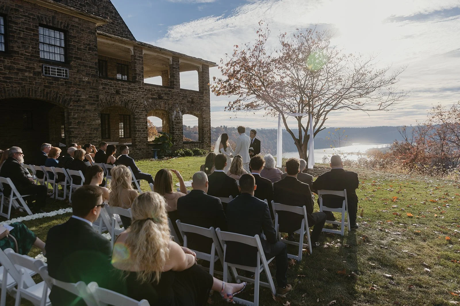 How Much Time to Set Aside for Wedding Photos from a Nashville &amp; Chattanooga Photographer?