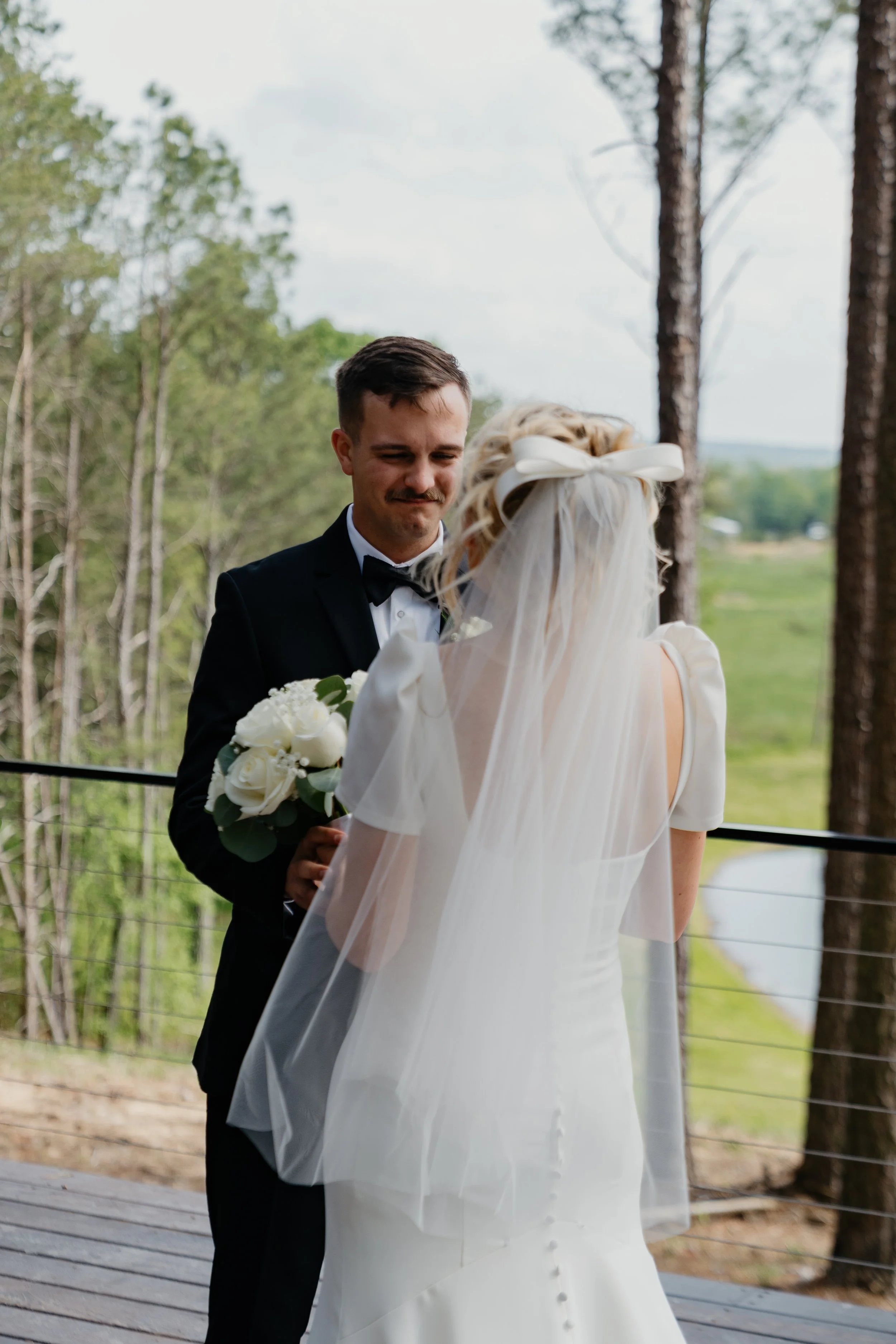 First Look vs. Traditional Aisle Reveal: What’s Right for You?