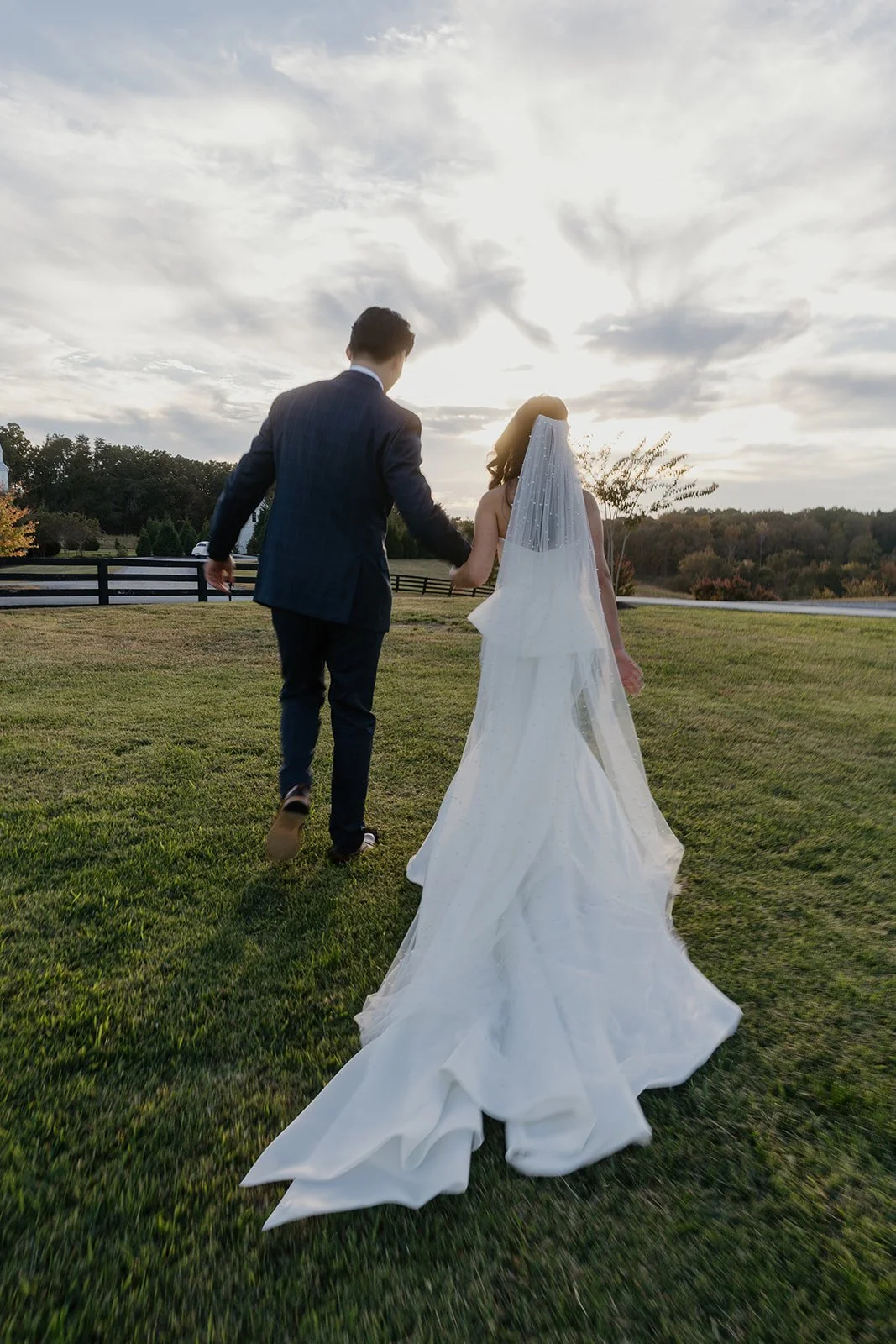 How to Plan a Wedding Day That Feels Relaxed Without Cutting Moments