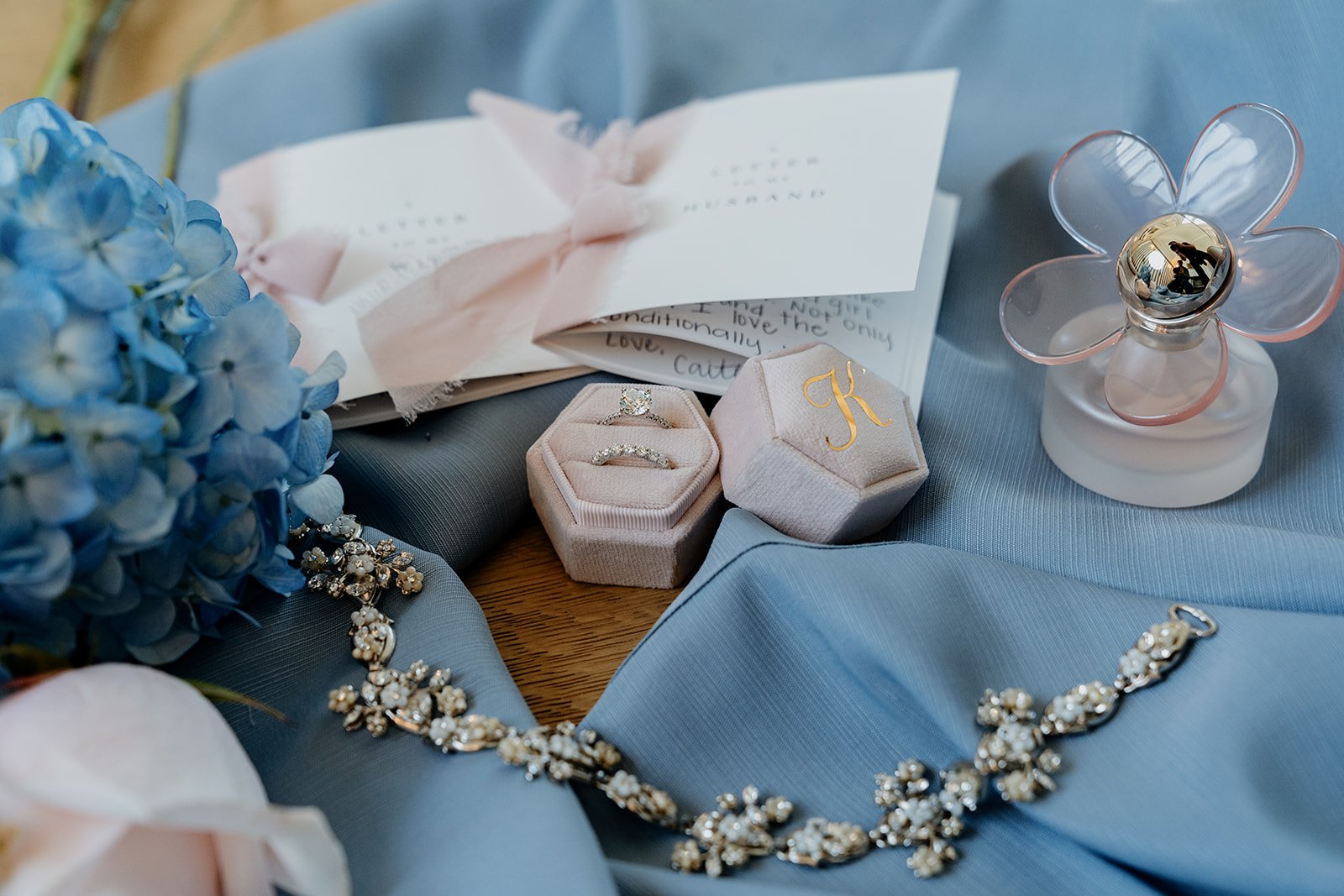 What a “Relaxed Wedding Day” Actually Looks Like (Behind the Scenes)