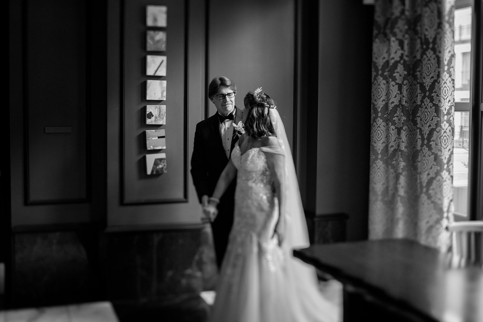 Why Experience Changes How a Wedding Feels — Not Just How It Looks