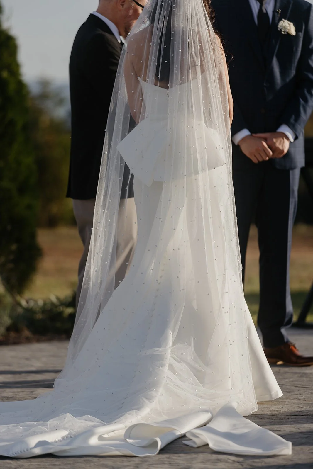 What a Relaxed Wedding Day Looks Like (And How to Create One)