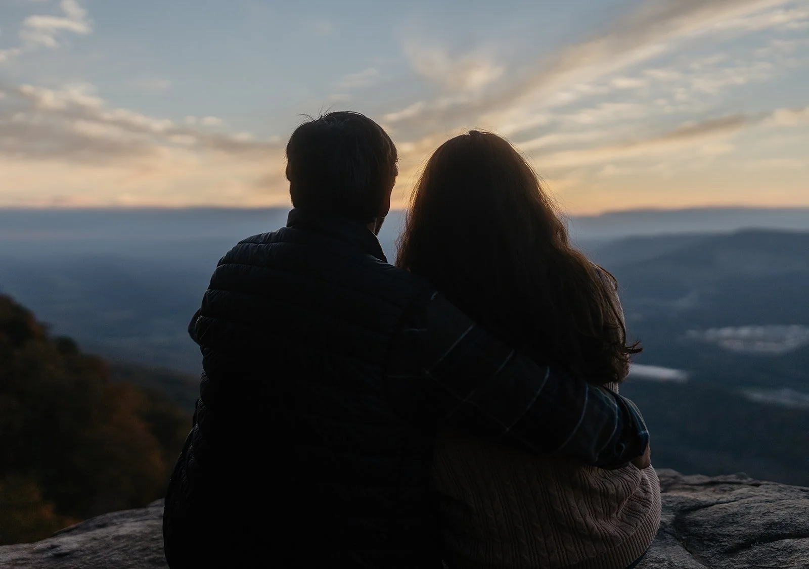 How to Prepare for Your Engagement Session (So It Feels Natural, Not Awkward)